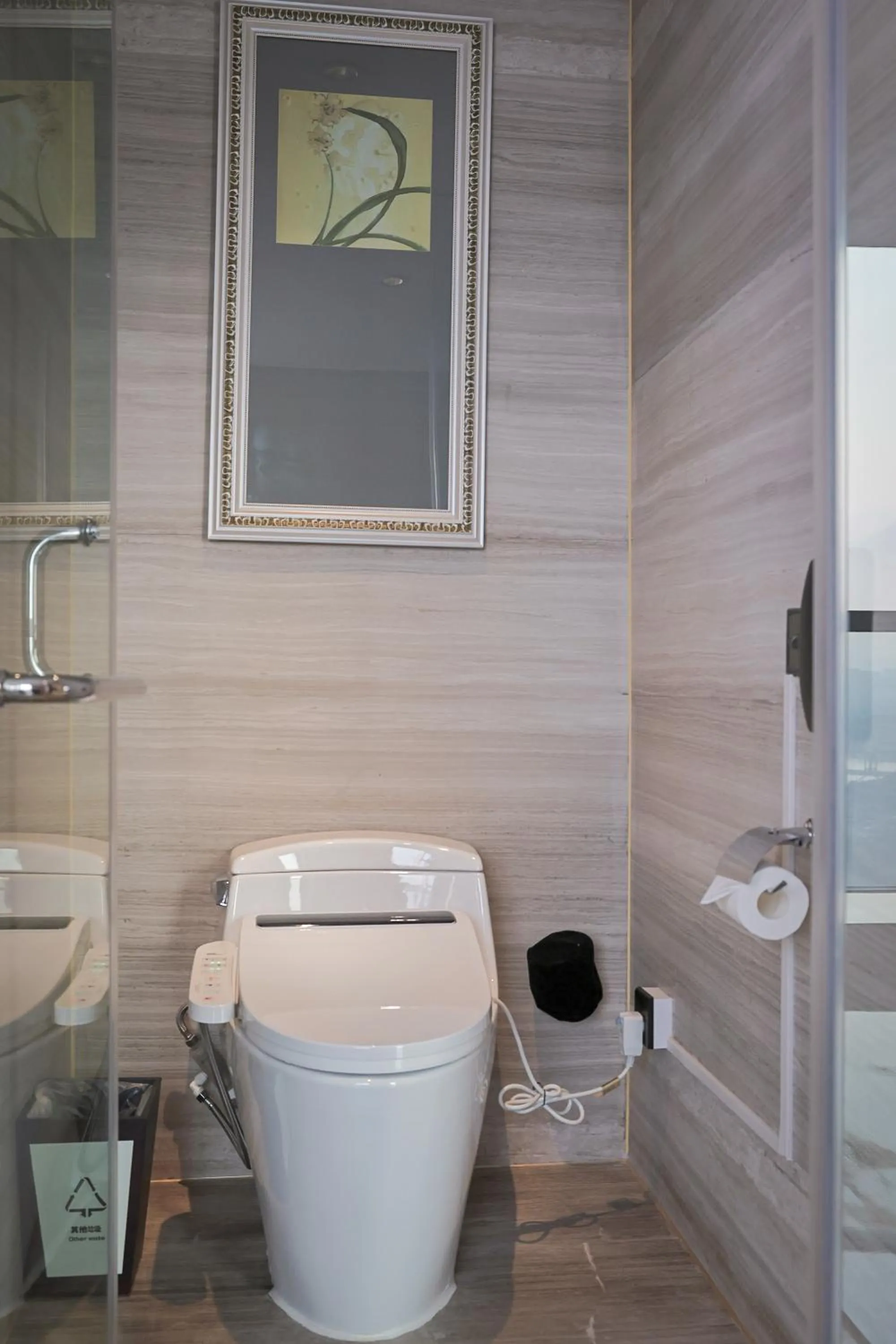 Toilet in Expo Center Hotel - Free Shuttle Bus & Late Check-out