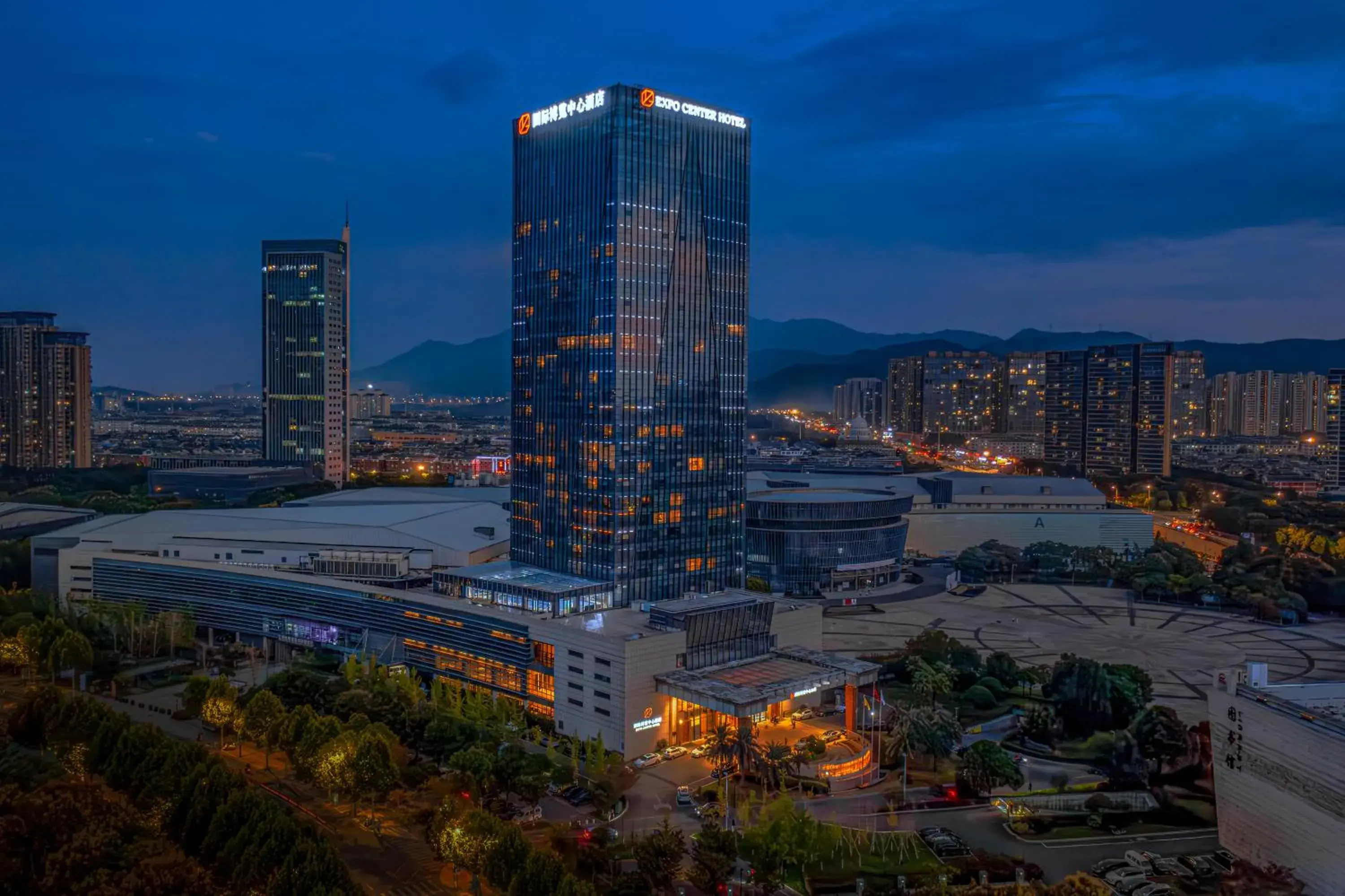 Property building in Expo Center Hotel - Free Shuttle Bus & Late Check-out Property building in Expo Center Hotel - Free Shuttle Bus & Late Check-out