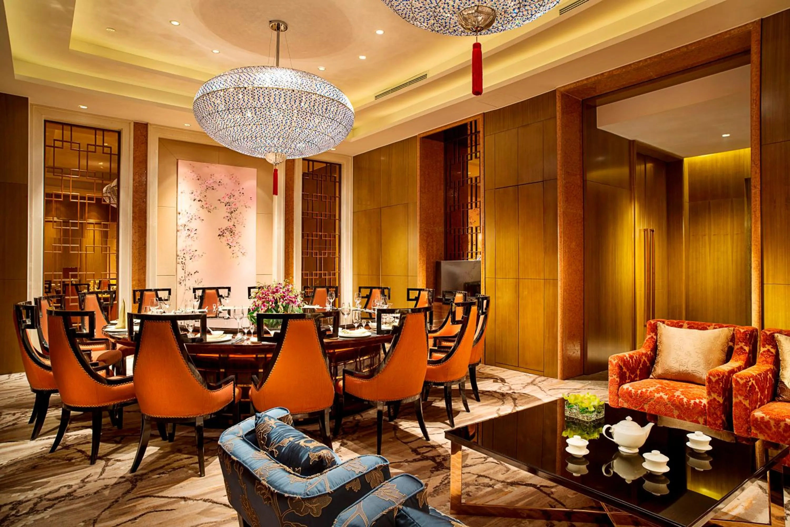 Restaurant/places to eat in Expo Center Hotel - Free Shuttle Bus & Late Check-out