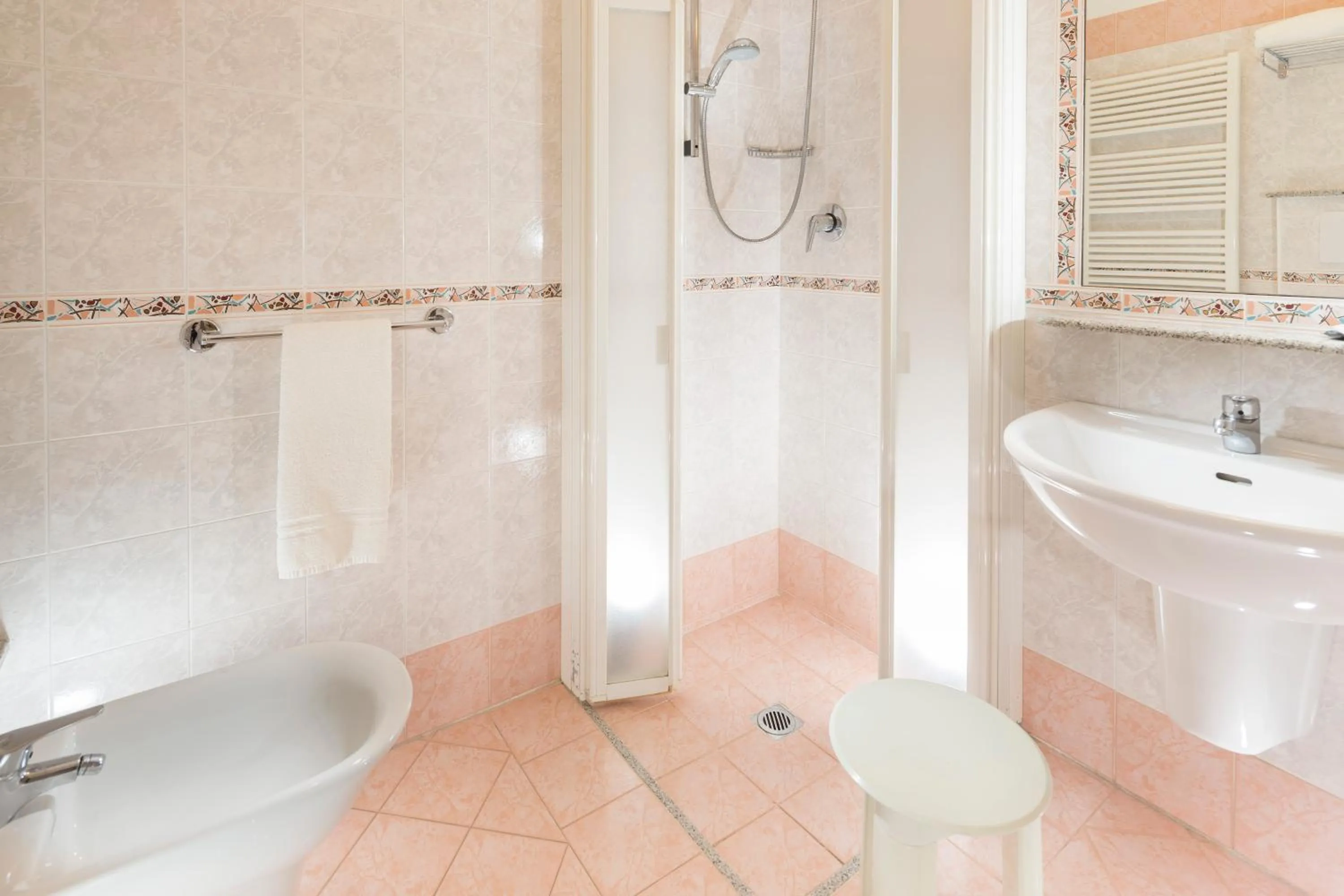 Shower in Hotel Vanni