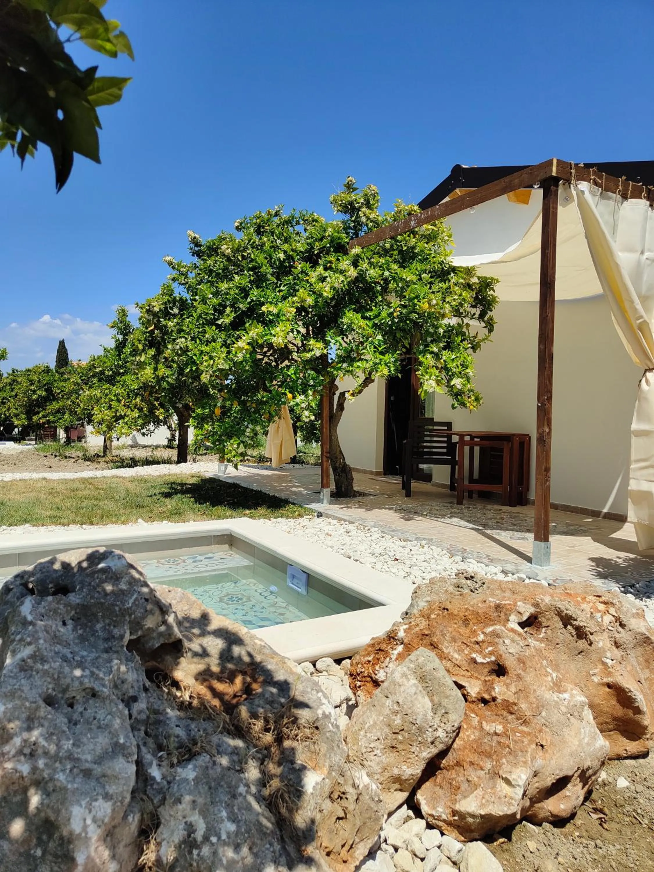 Pool view in AgriBarocco