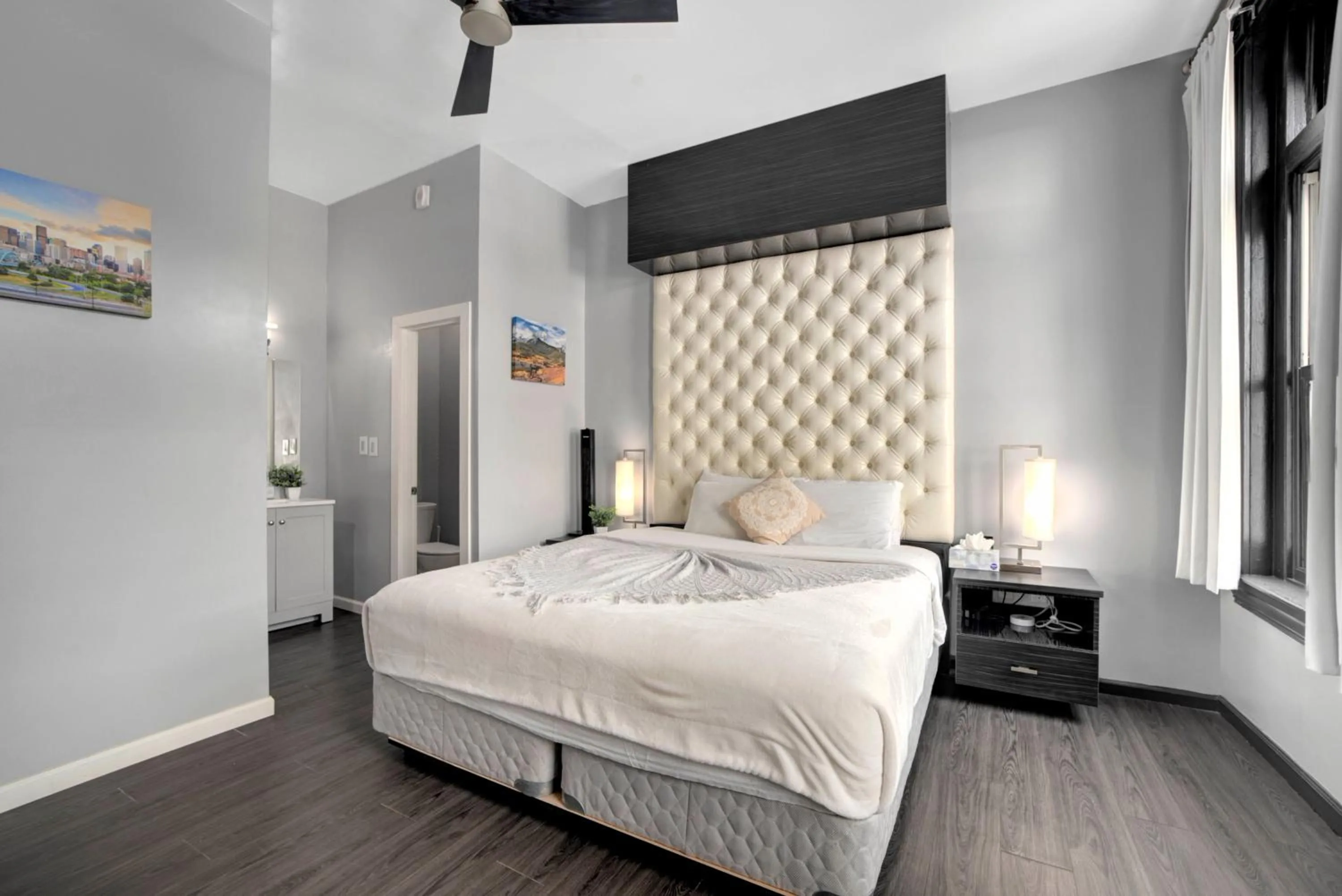 Bedroom, Bed in Good Hotels Downtown Denver