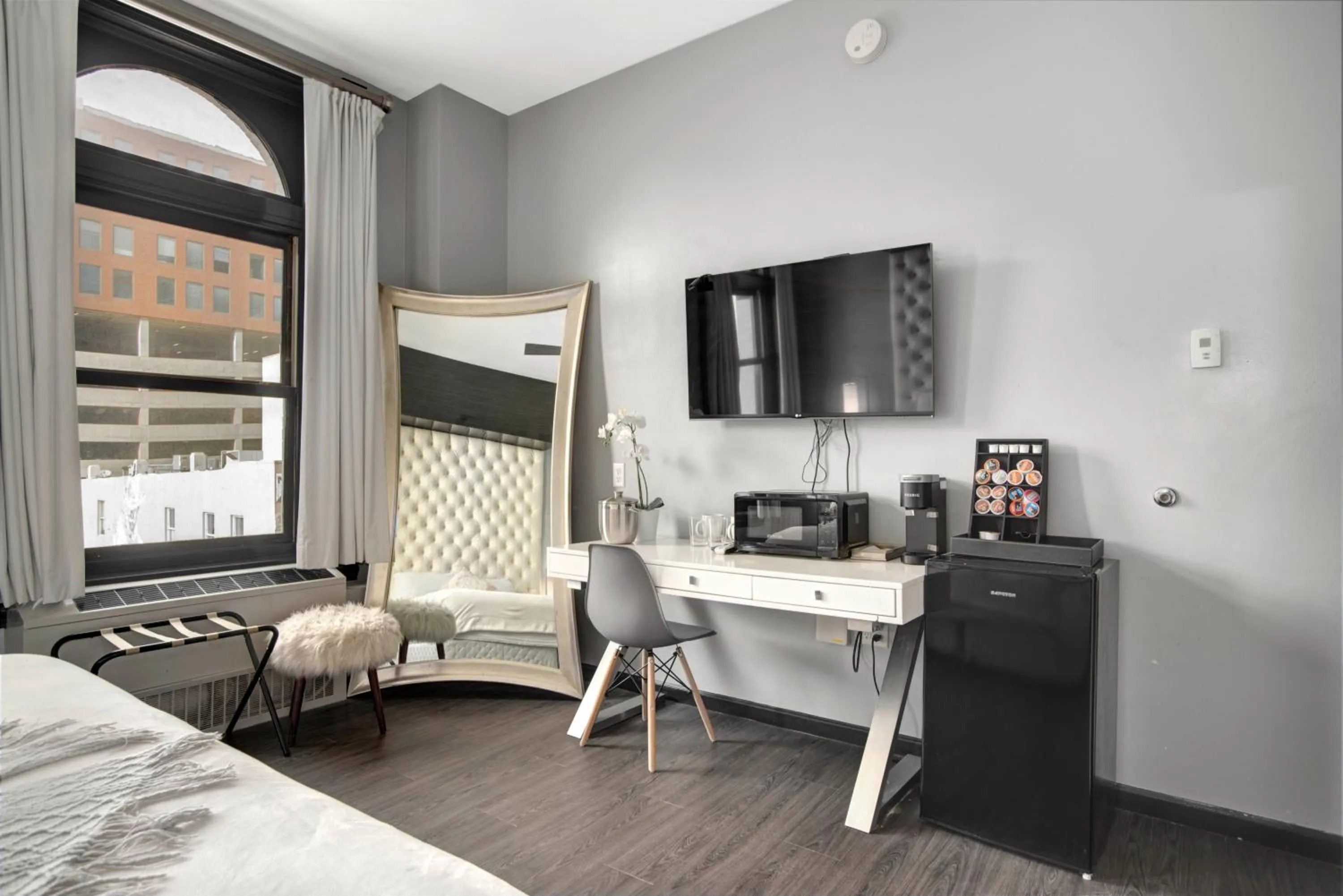 Bedroom, Bed in Good Hotels Downtown Denver