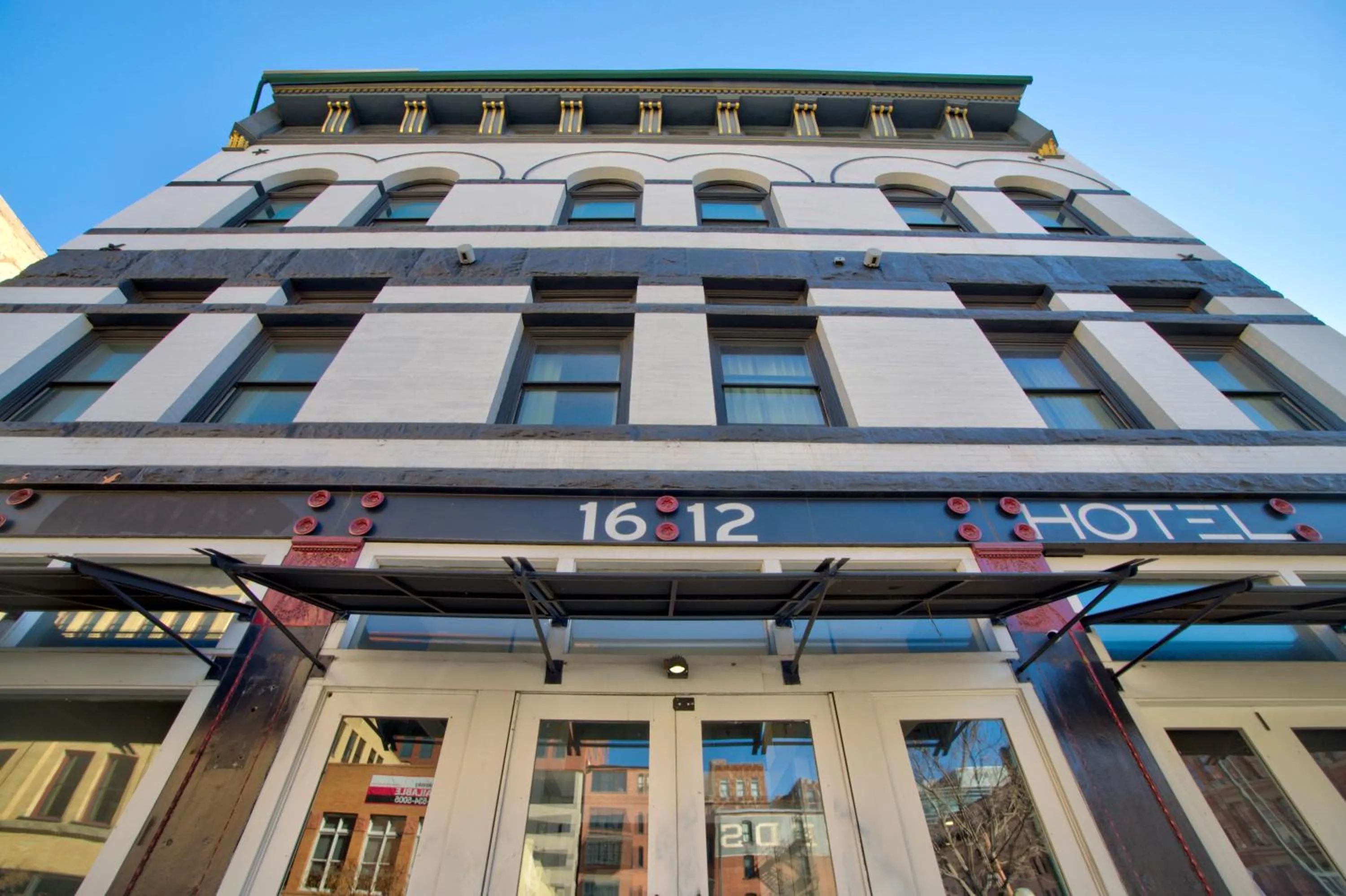 Property building in Good Hotels Downtown Denver