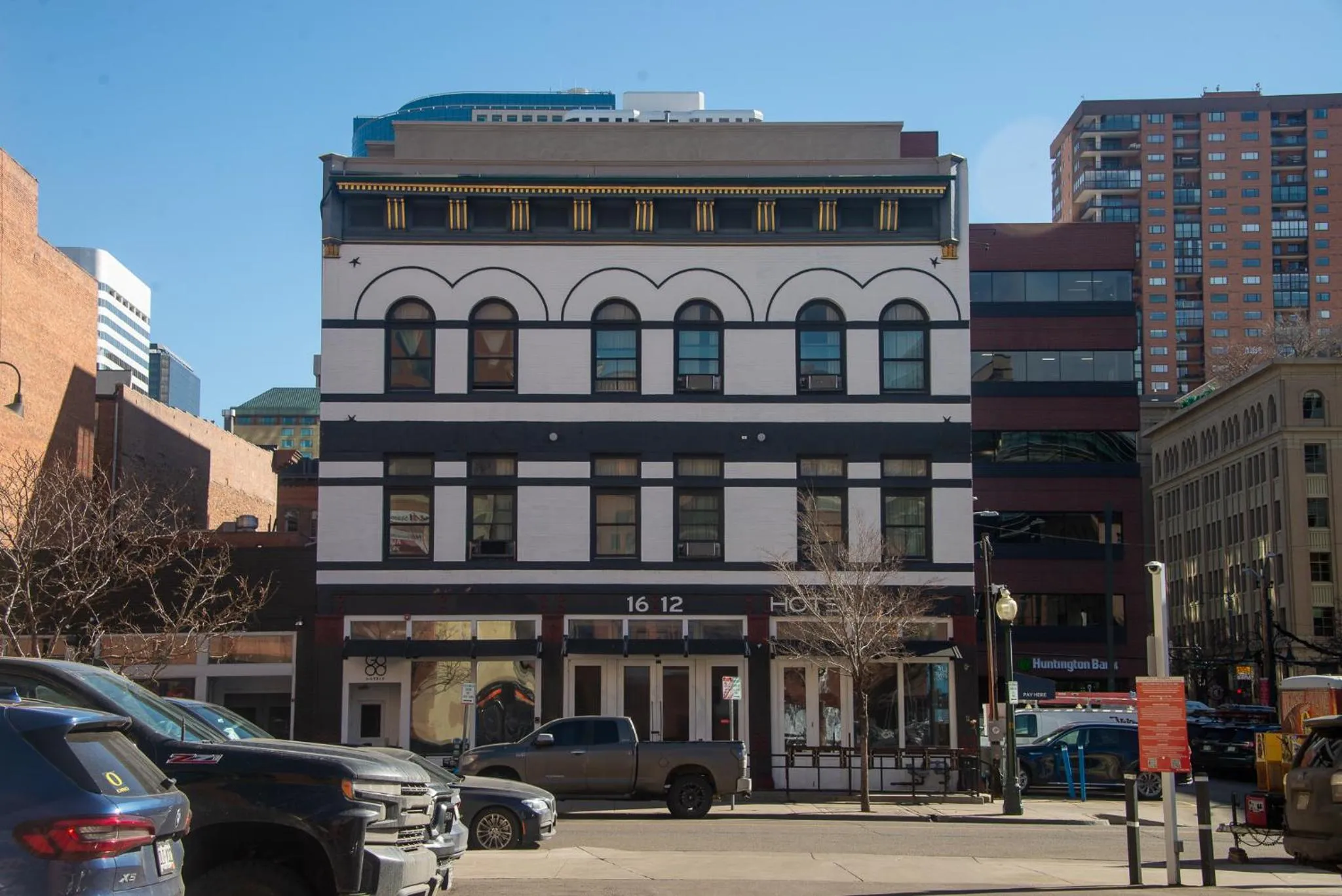 Property building in Good Hotels Downtown Denver