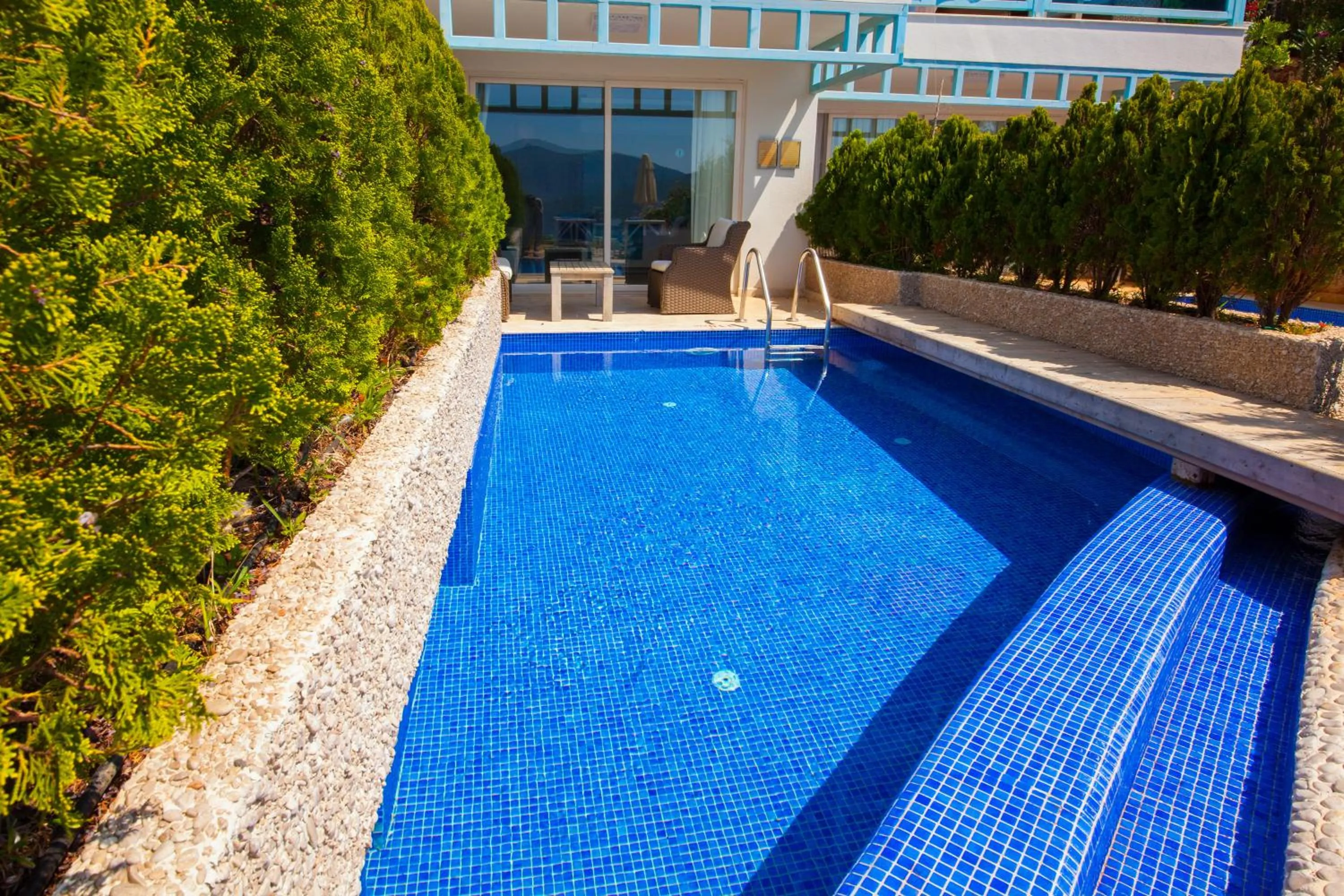 Swimming pool in Asfiya Sea View Hotel