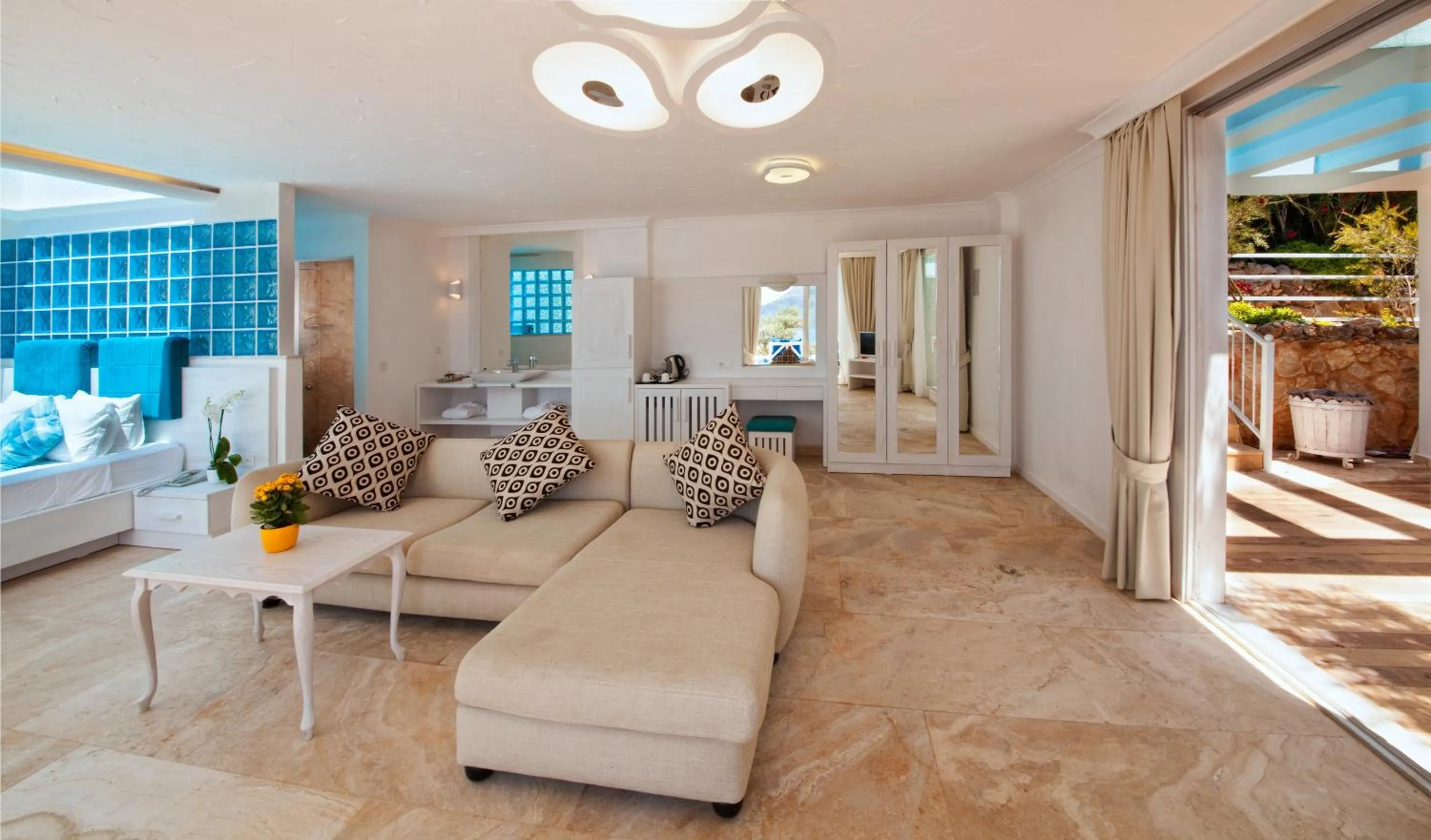 Seating area in Asfiya Sea View Hotel