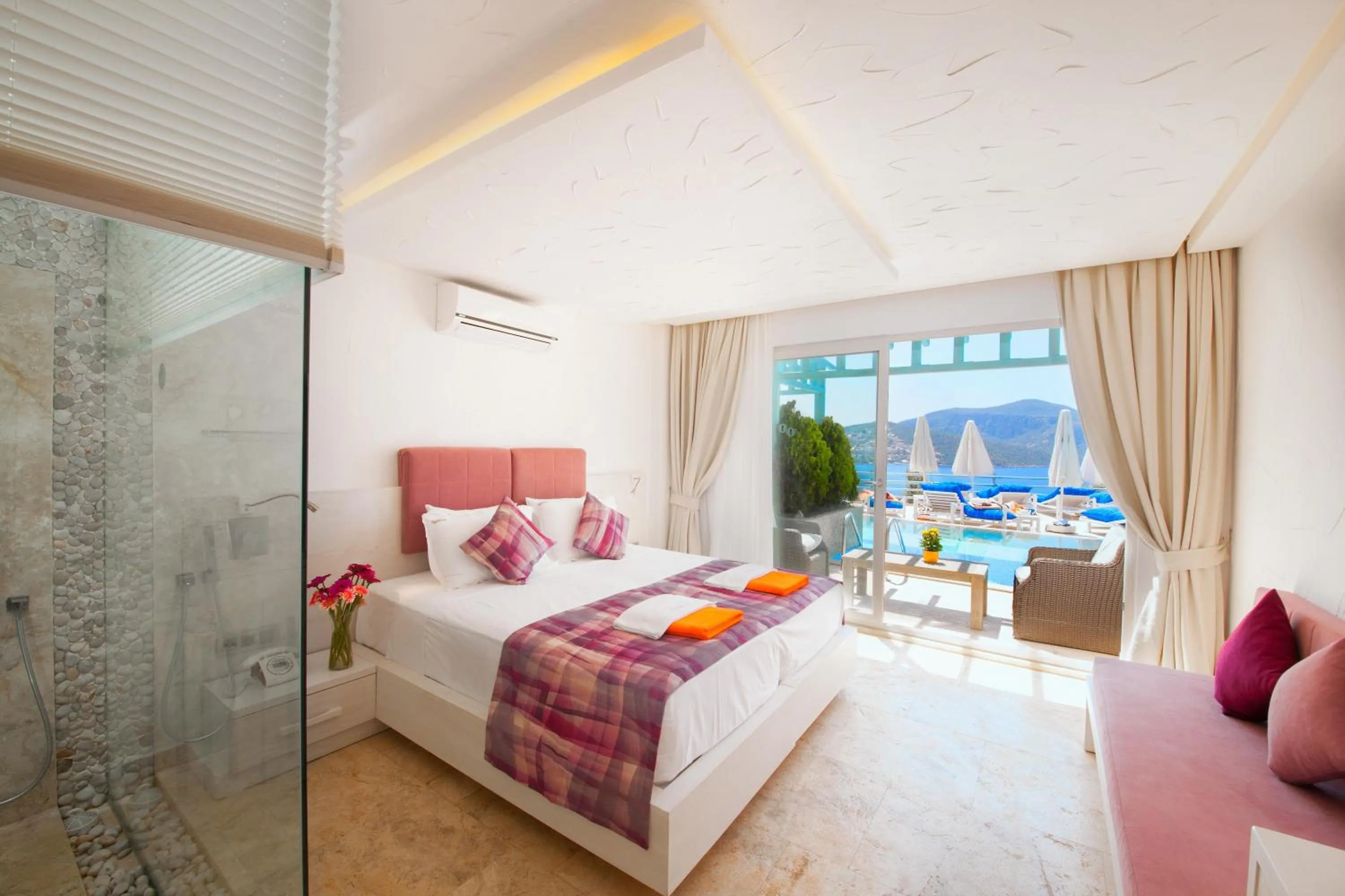 Bed in Asfiya Sea View Hotel