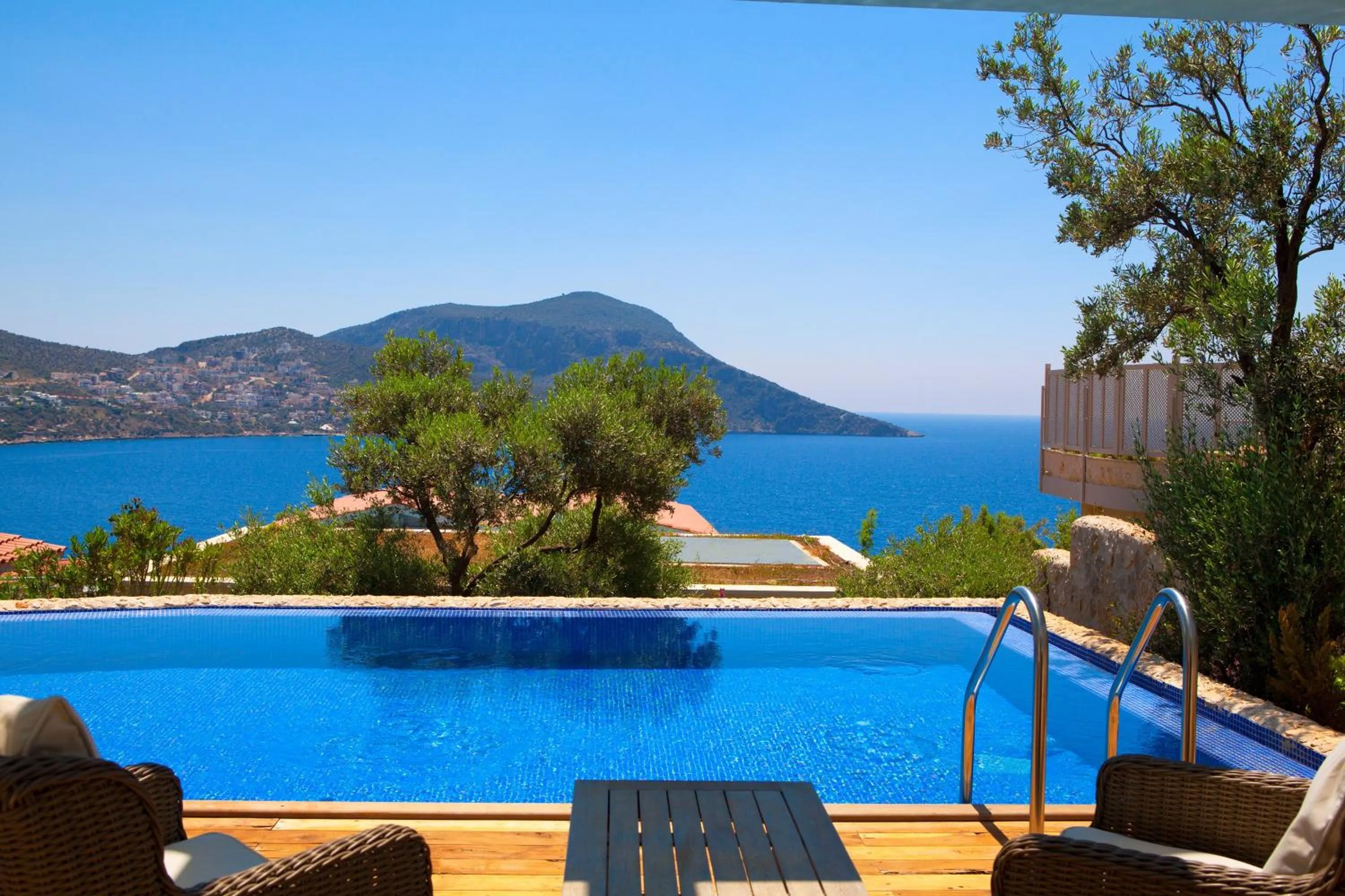 Swimming pool in Asfiya Sea View Hotel