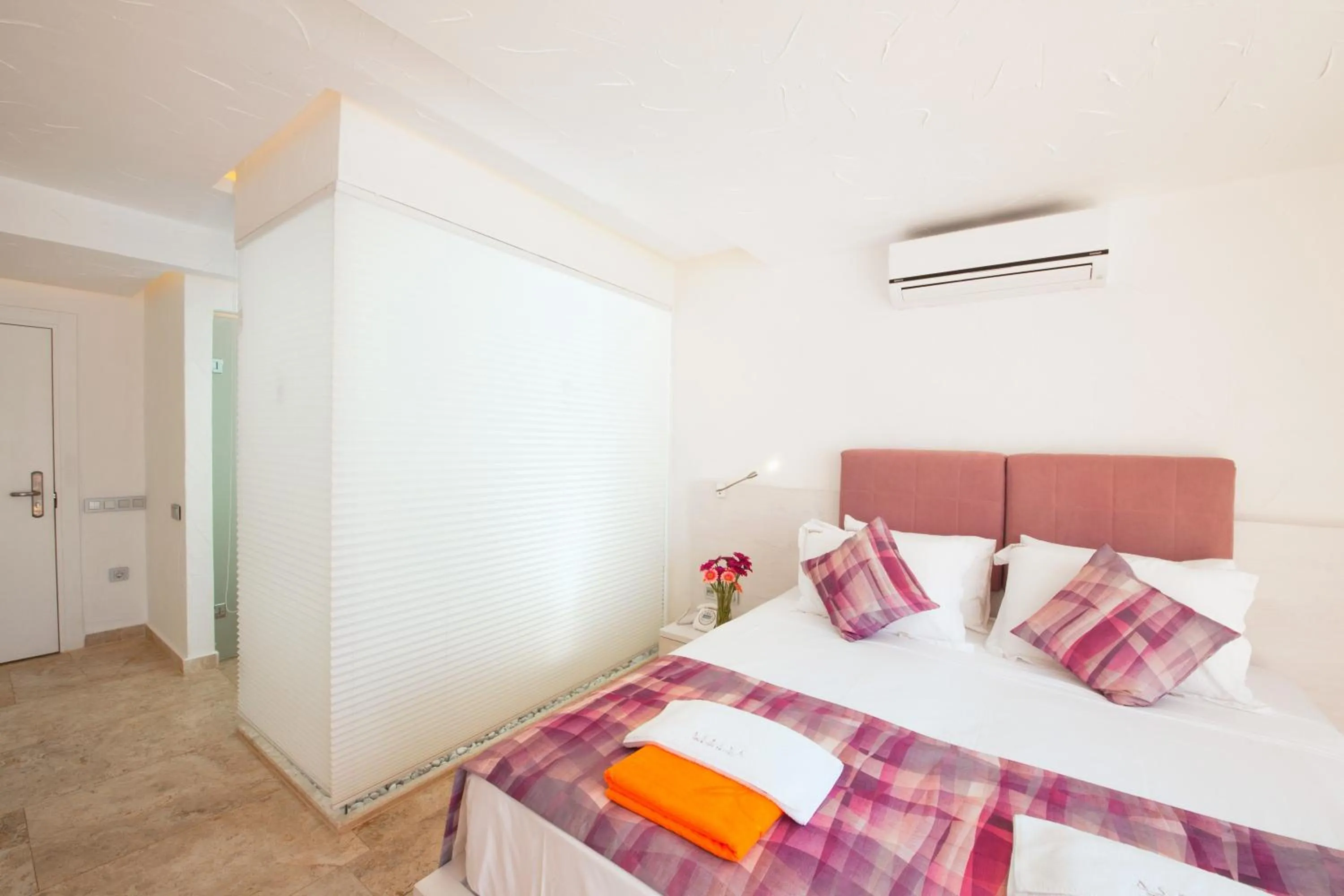 Photo of the whole room, Bed in Asfiya Sea View Hotel