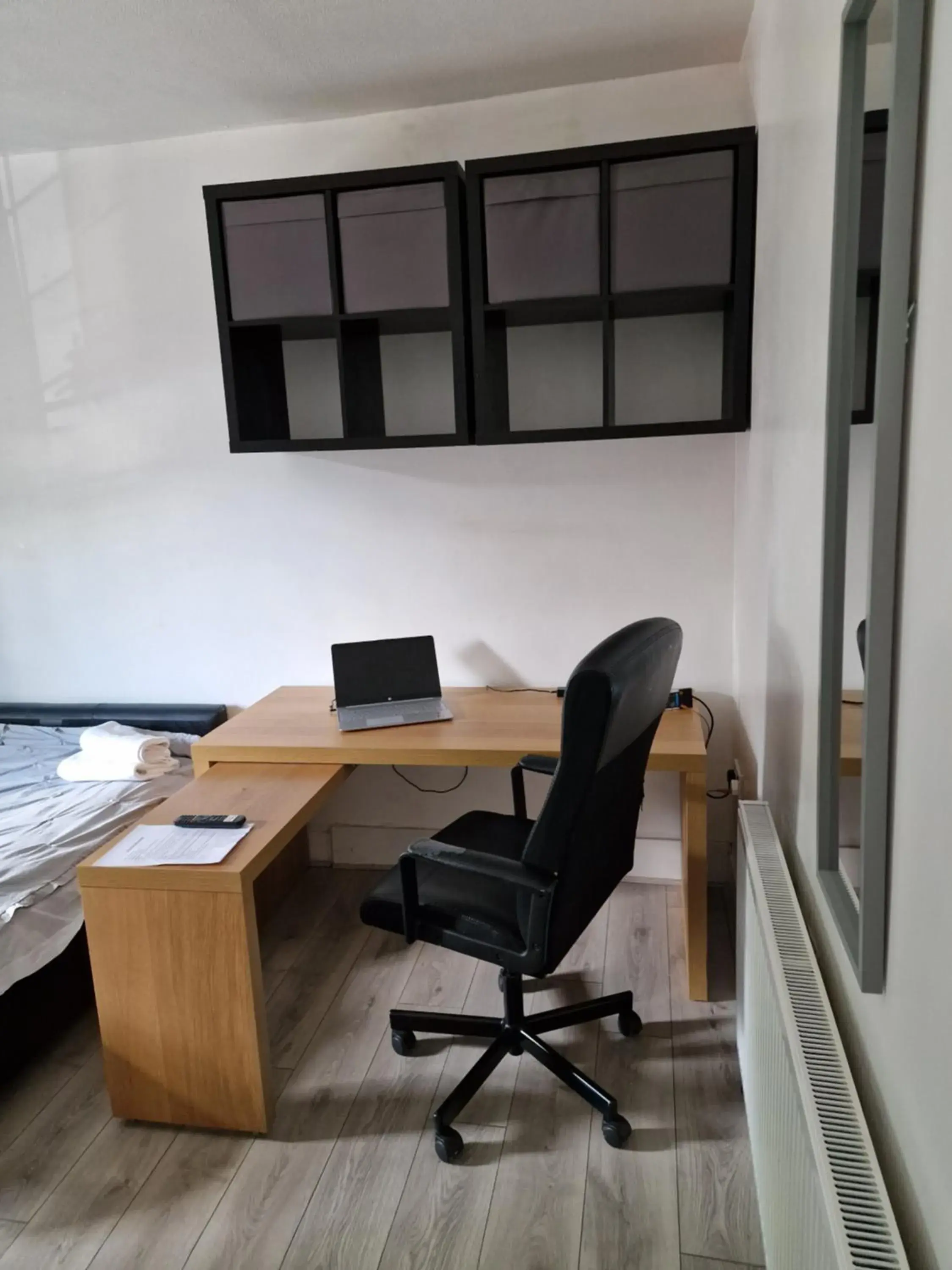 Large Double Room in Tower Gardens Residence Large Double Room in Tower Gardens Residence