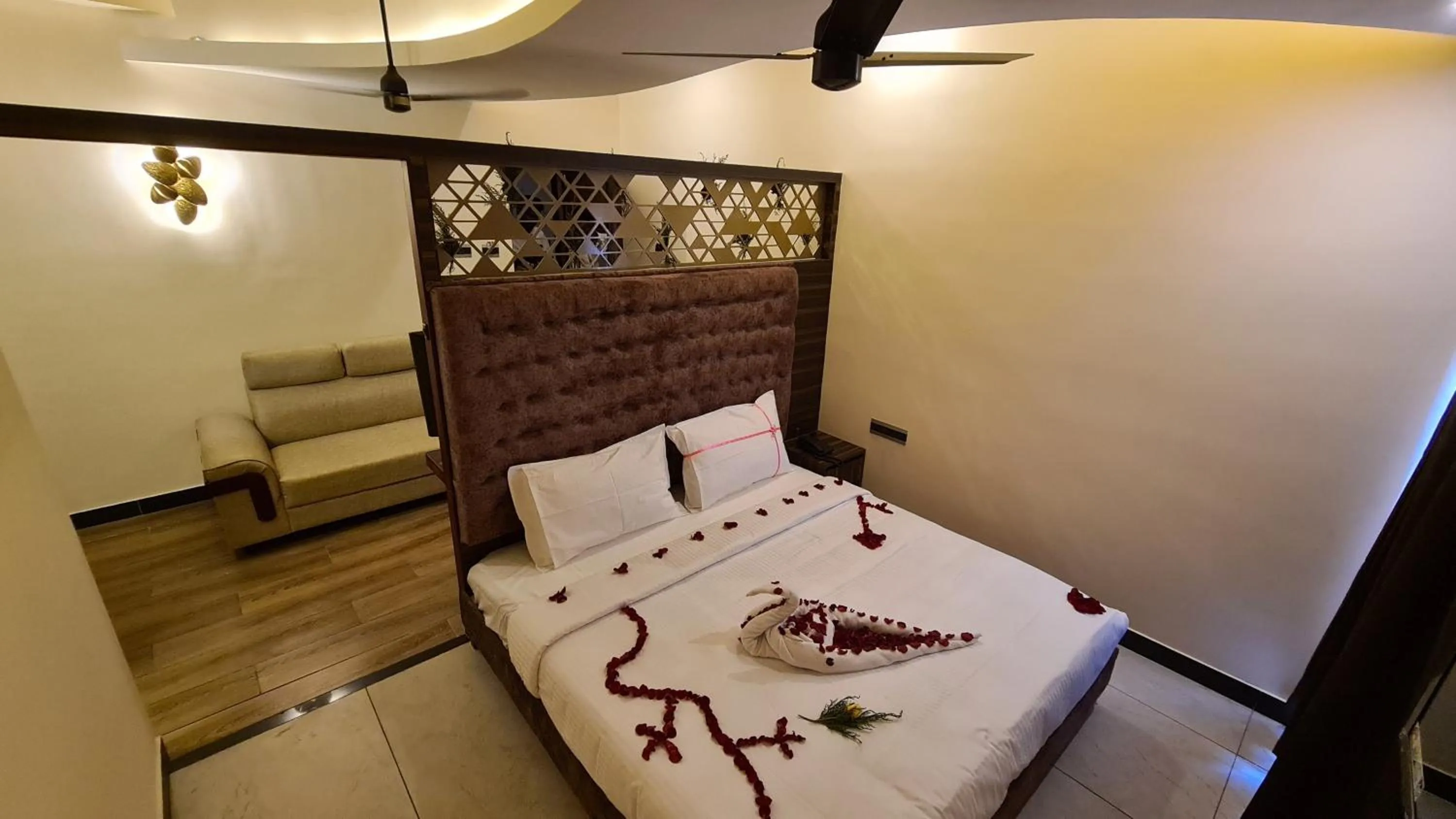 Bed in MMD Grande A Boutique Hotel