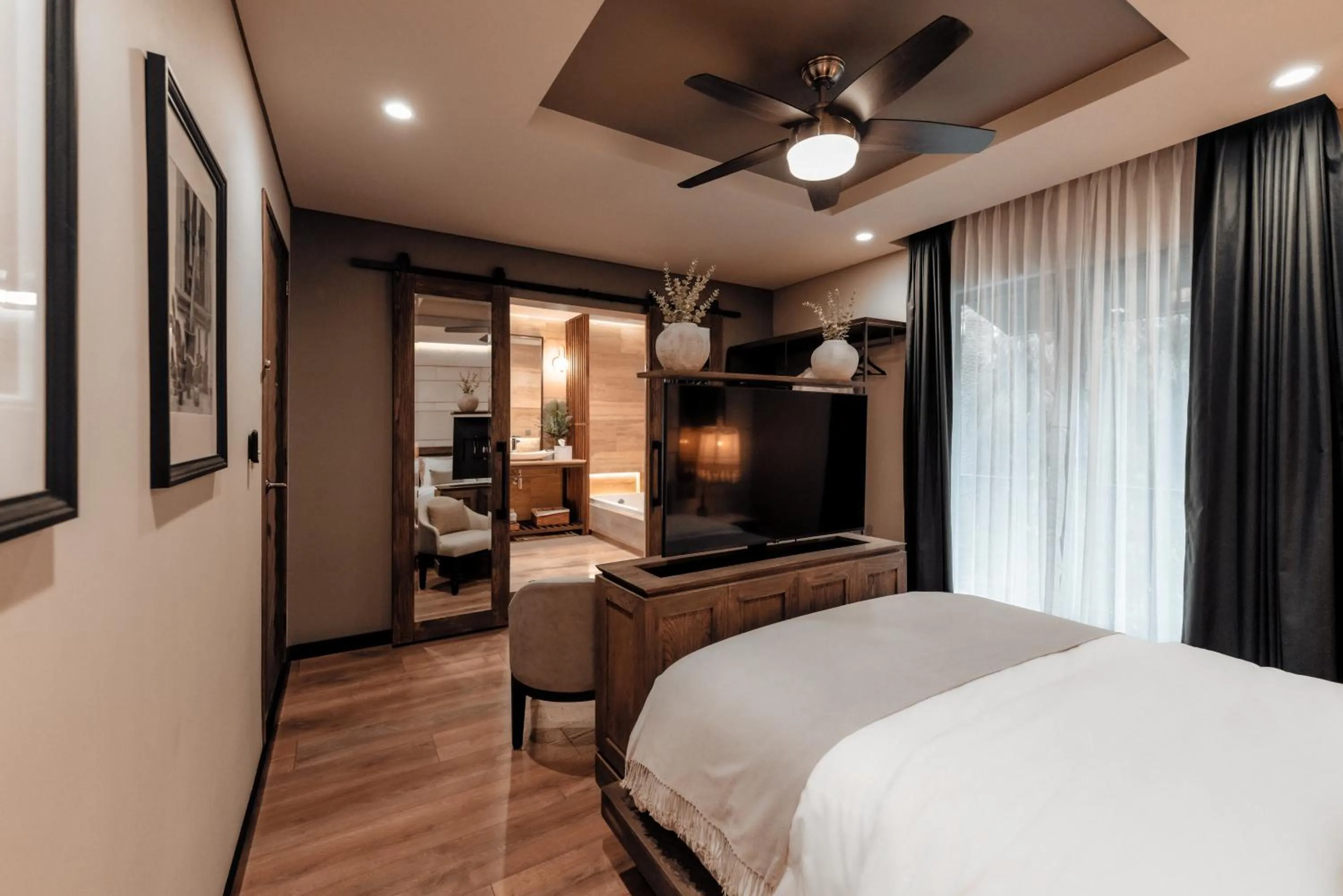 Photo of the whole room, Bed in CASA LUCIANA Condesa