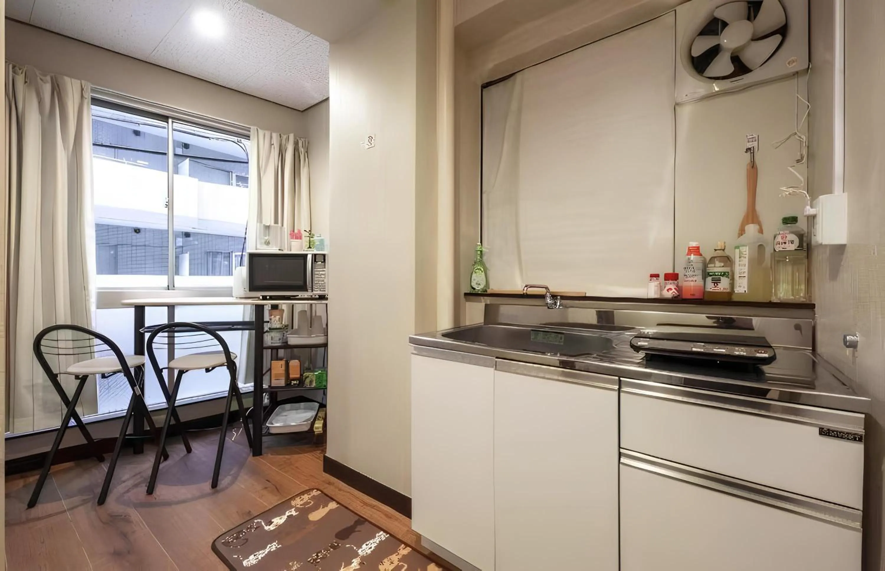 Communal kitchen in AN HOTEL