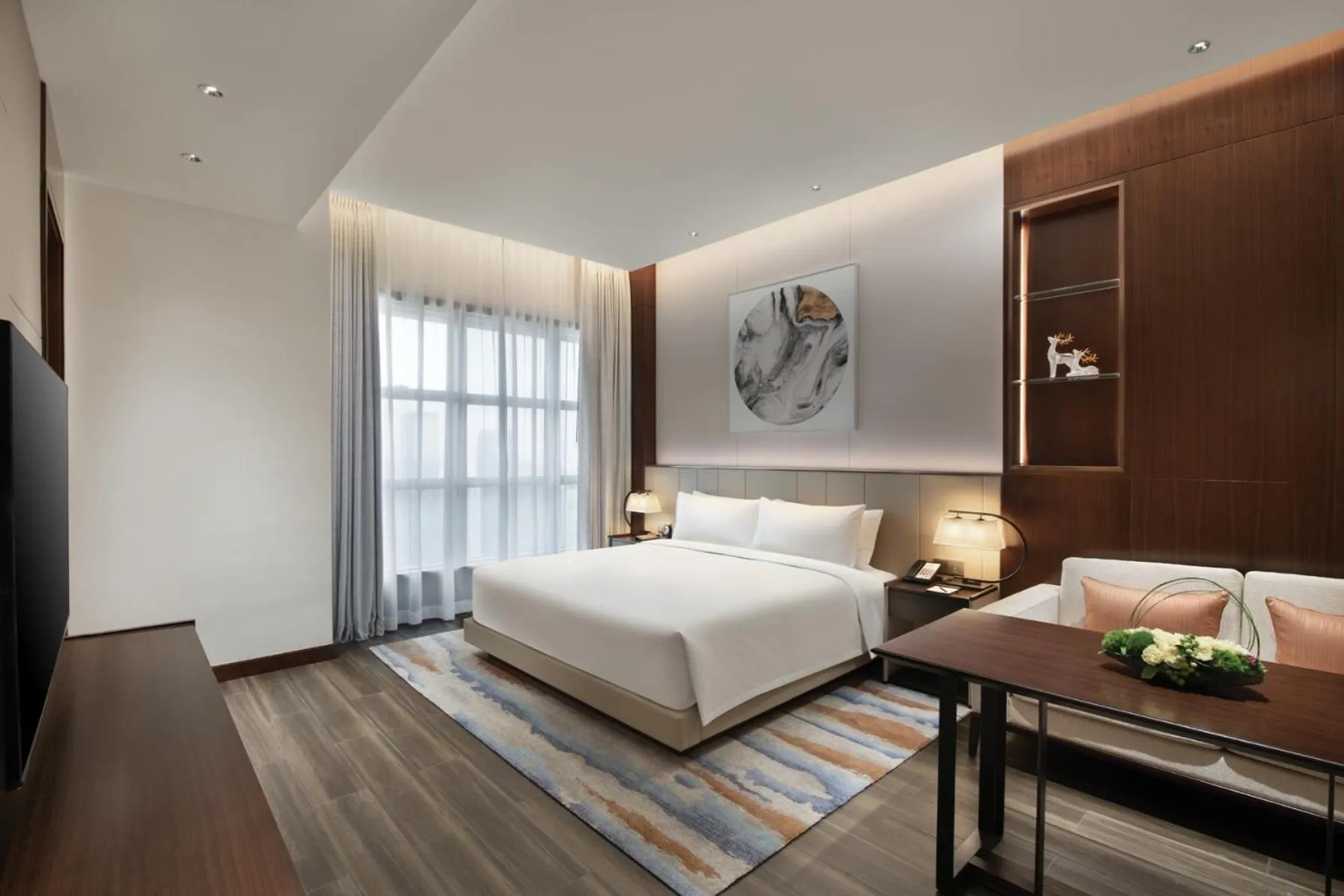 Photo of the whole room, Bed in Oakwood Residence Foshan