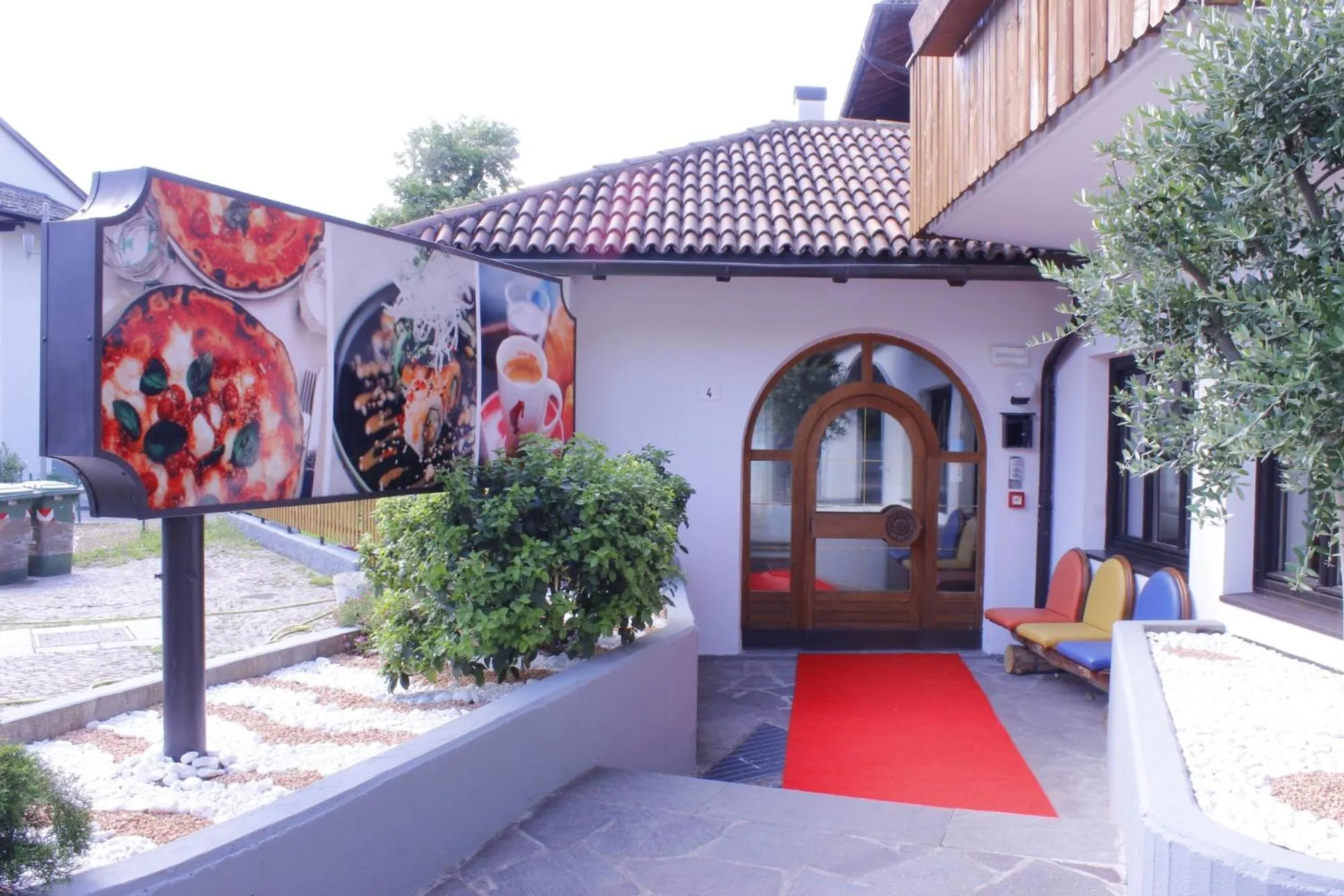 Facade/entrance in Zur Mühle