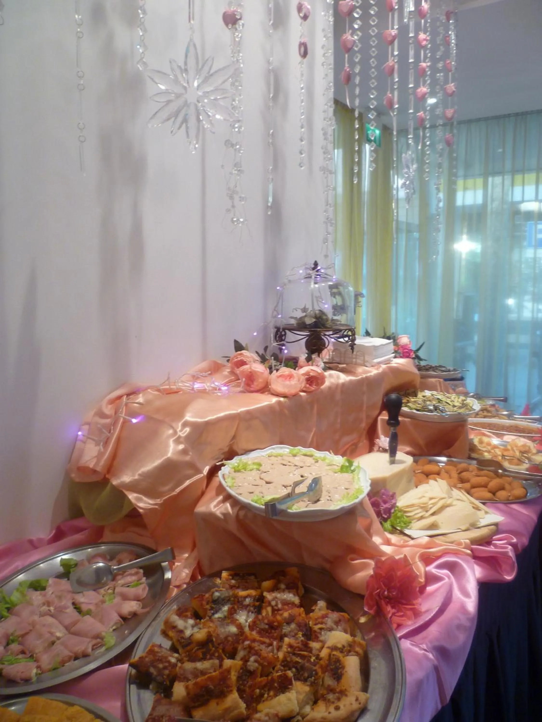 Restaurant/places to eat in Hotel Mon Pays