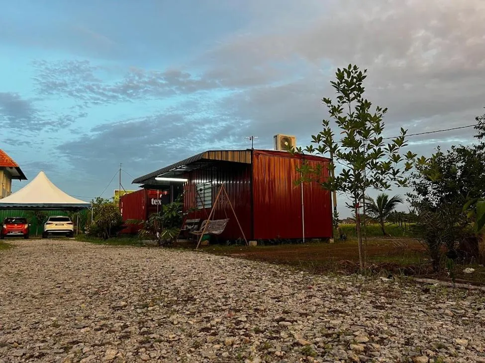 Property building in HOMESTAY Kampong KOTA AUR Resort with swimming pool, Kepala Batas, SEBERANG PERAI, PENANG -MOTAC registered Awarded ASEAN homestay standard Malaysia AWARD 2023-2028 Only 3 minutes from viral KG AGONG