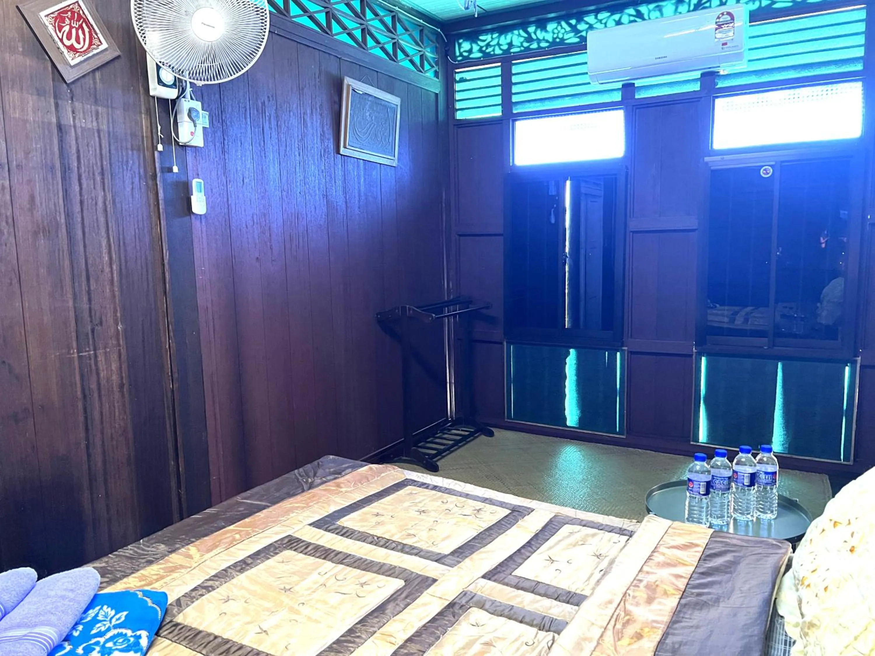 Bed in HOMESTAY Kampong KOTA AUR Resort with swimming pool, Kepala Batas, SEBERANG PERAI, PENANG -MOTAC registered Awarded ASEAN homestay standard Malaysia AWARD 2023-2028 Only 3 minutes from viral KG AGONG