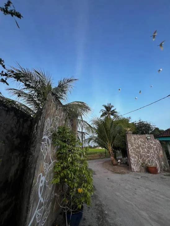 Property building in HOMESTAY Kampong KOTA AUR Resort with swimming pool, Kepala Batas, SEBERANG PERAI, PENANG -MOTAC registered Awarded ASEAN homestay standard Malaysia AWARD 2023-2028 Only 3 minutes from viral KG AGONG