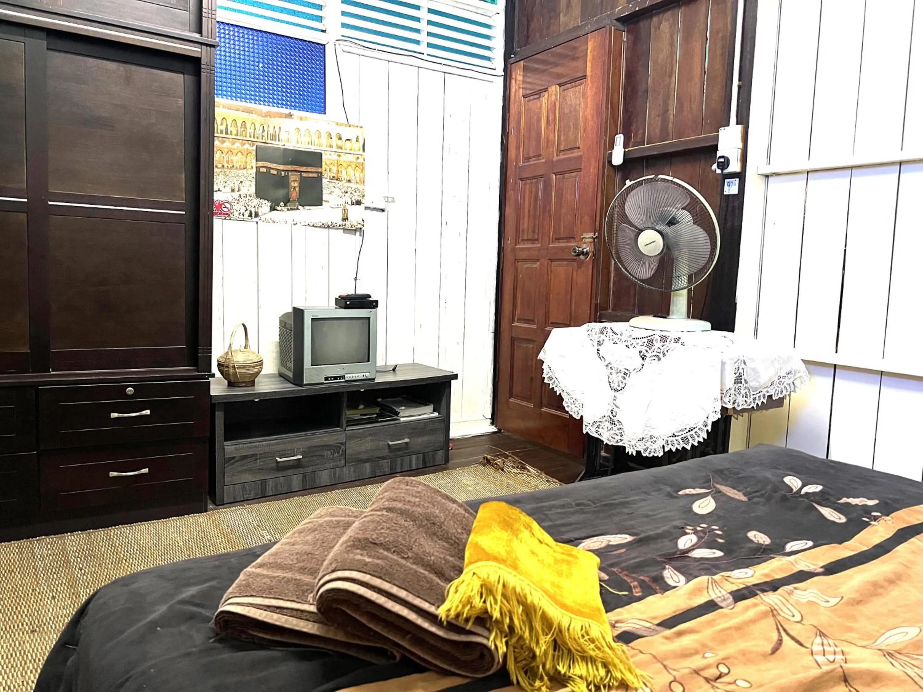 Bed in HOMESTAY Kampong KOTA AUR Resort with swimming pool, Kepala Batas, SEBERANG PERAI, PENANG -MOTAC registered Awarded ASEAN homestay standard Malaysia AWARD 2023-2028 Only 3 minutes from viral KG AGONG