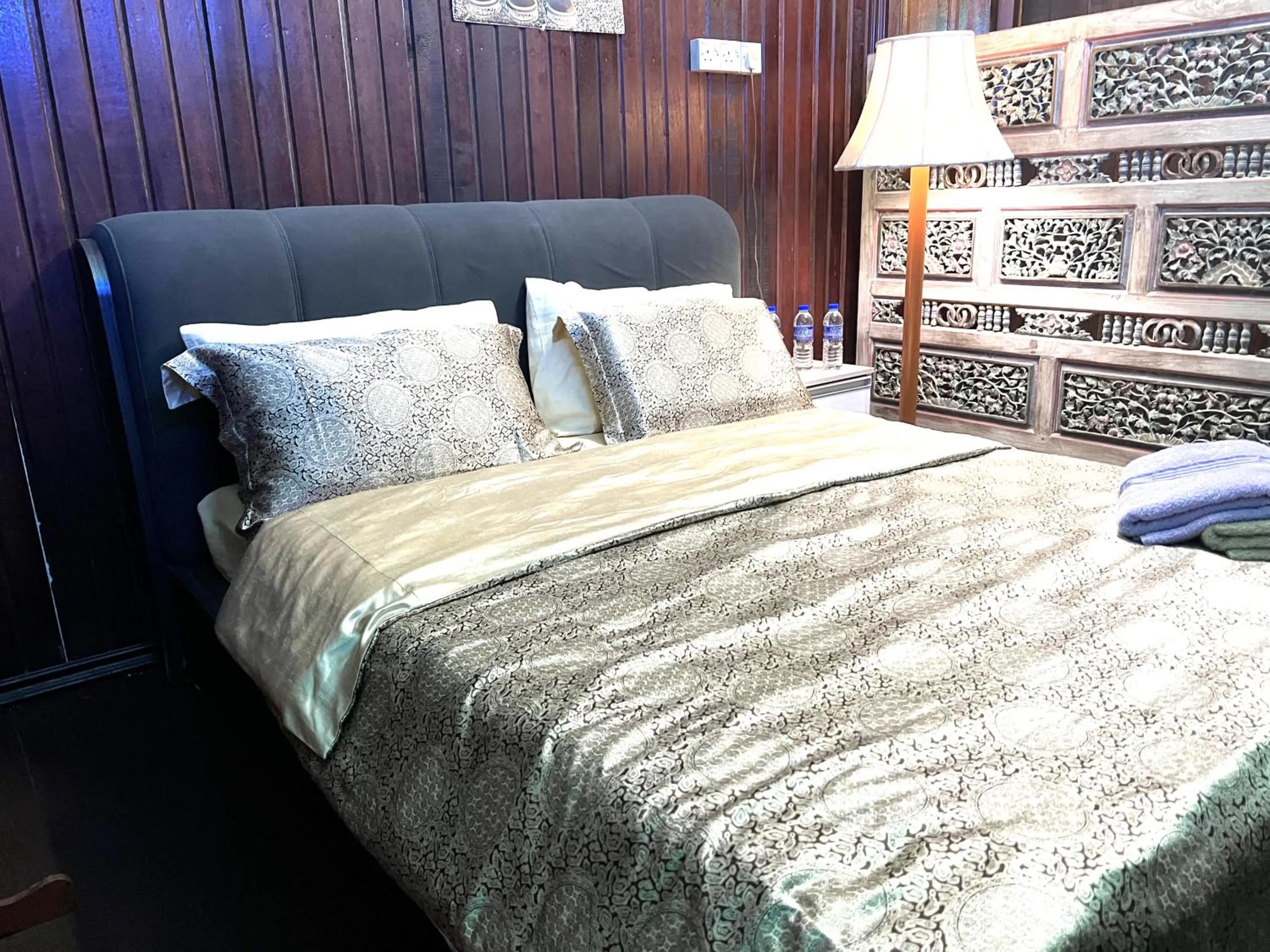 Bed in HOMESTAY Kampong KOTA AUR Resort with swimming pool, Kepala Batas, SEBERANG PERAI, PENANG -MOTAC registered Awarded ASEAN homestay standard Malaysia AWARD 2023-2028 Only 3 minutes from viral KG AGONG