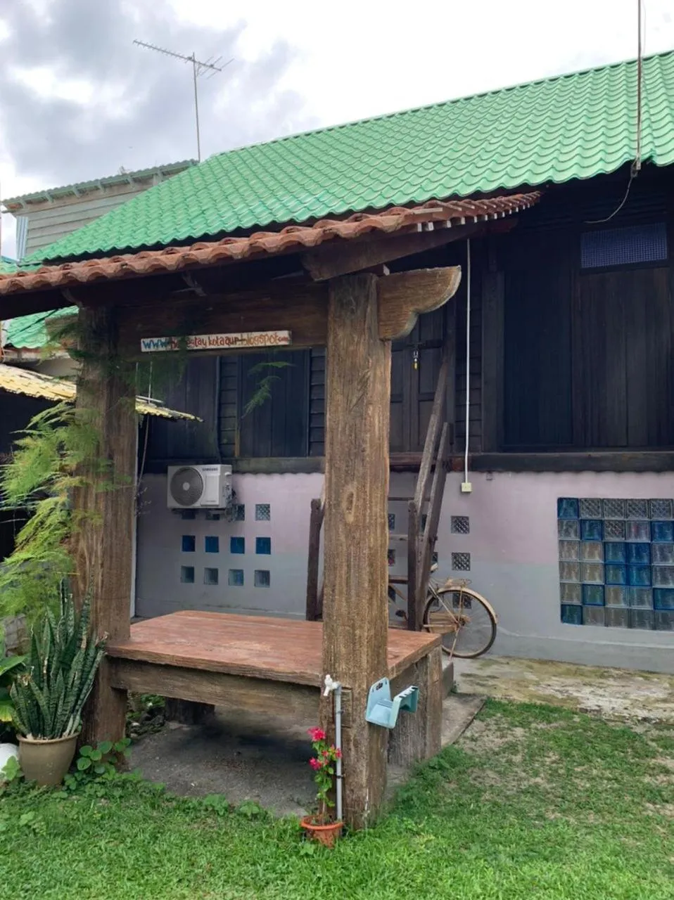 Patio in HOMESTAY Kampong KOTA AUR Resort with swimming pool, Kepala Batas, SEBERANG PERAI, PENANG -MOTAC registered Awarded ASEAN homestay standard Malaysia AWARD 2023-2028 Only 3 minutes from viral KG AGONG