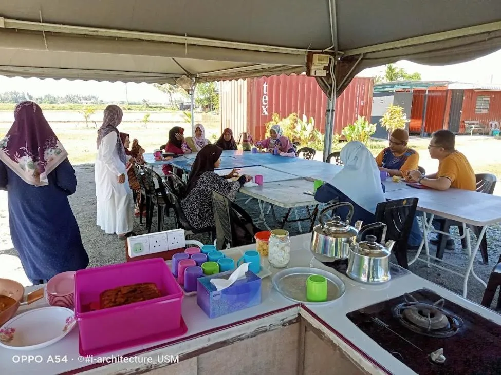Communal kitchen in HOMESTAY Kampong KOTA AUR Resort with swimming pool, Kepala Batas, SEBERANG PERAI, PENANG -MOTAC registered Awarded ASEAN homestay standard Malaysia AWARD 2023-2028 Only 3 minutes from viral KG AGONG