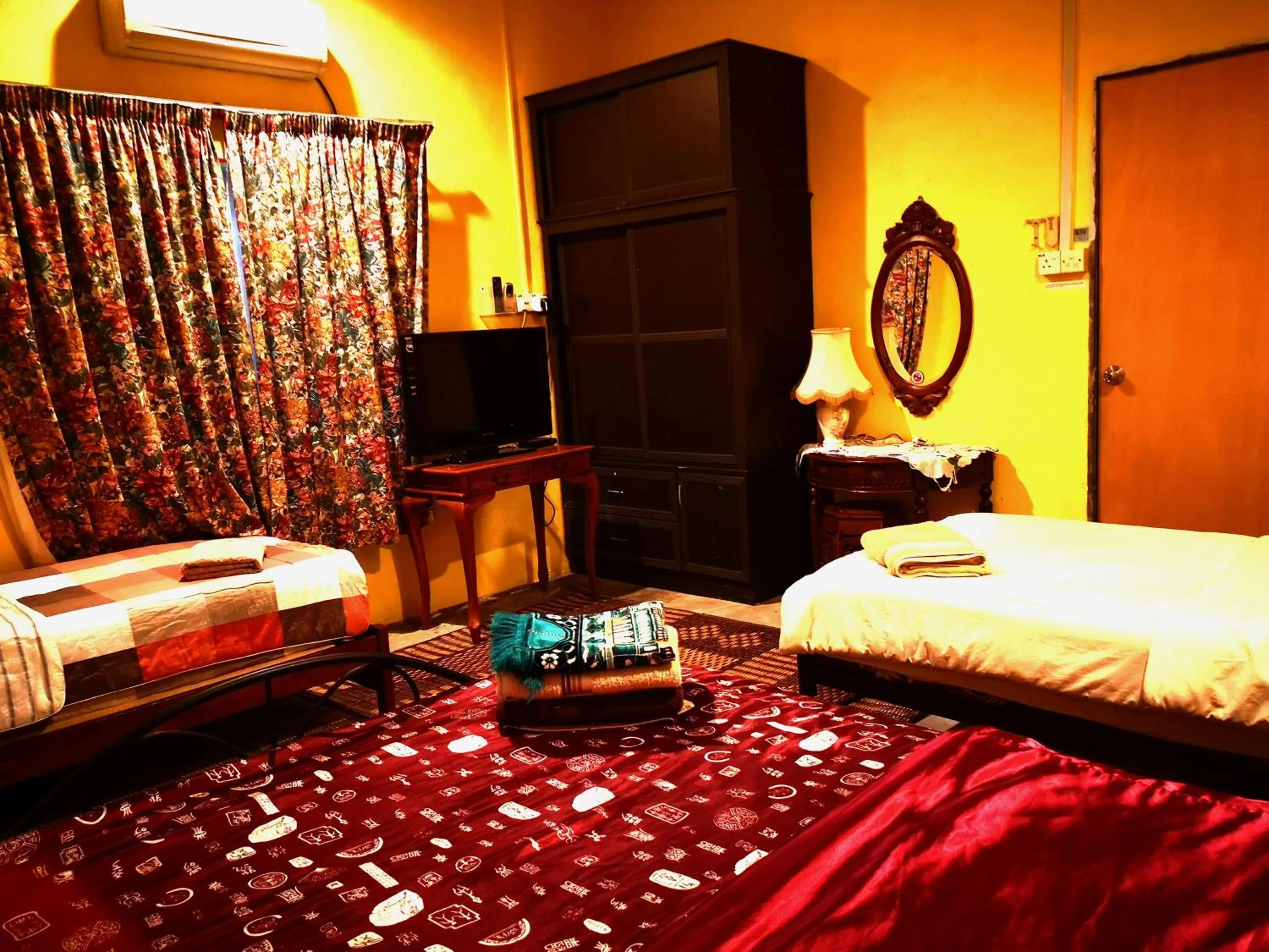 Bed in HOMESTAY Kampong KOTA AUR Resort with swimming pool, Kepala Batas, SEBERANG PERAI, PENANG -MOTAC registered Awarded ASEAN homestay standard Malaysia AWARD 2023-2028 Only 3 minutes from viral KG AGONG