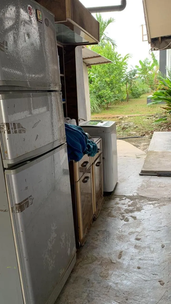 Kitchen or kitchenette in HOMESTAY Kampong KOTA AUR Resort with swimming pool, Kepala Batas, SEBERANG PERAI, PENANG -MOTAC registered Awarded ASEAN homestay standard Malaysia AWARD 2023-2028 Only 3 minutes from viral KG AGONG