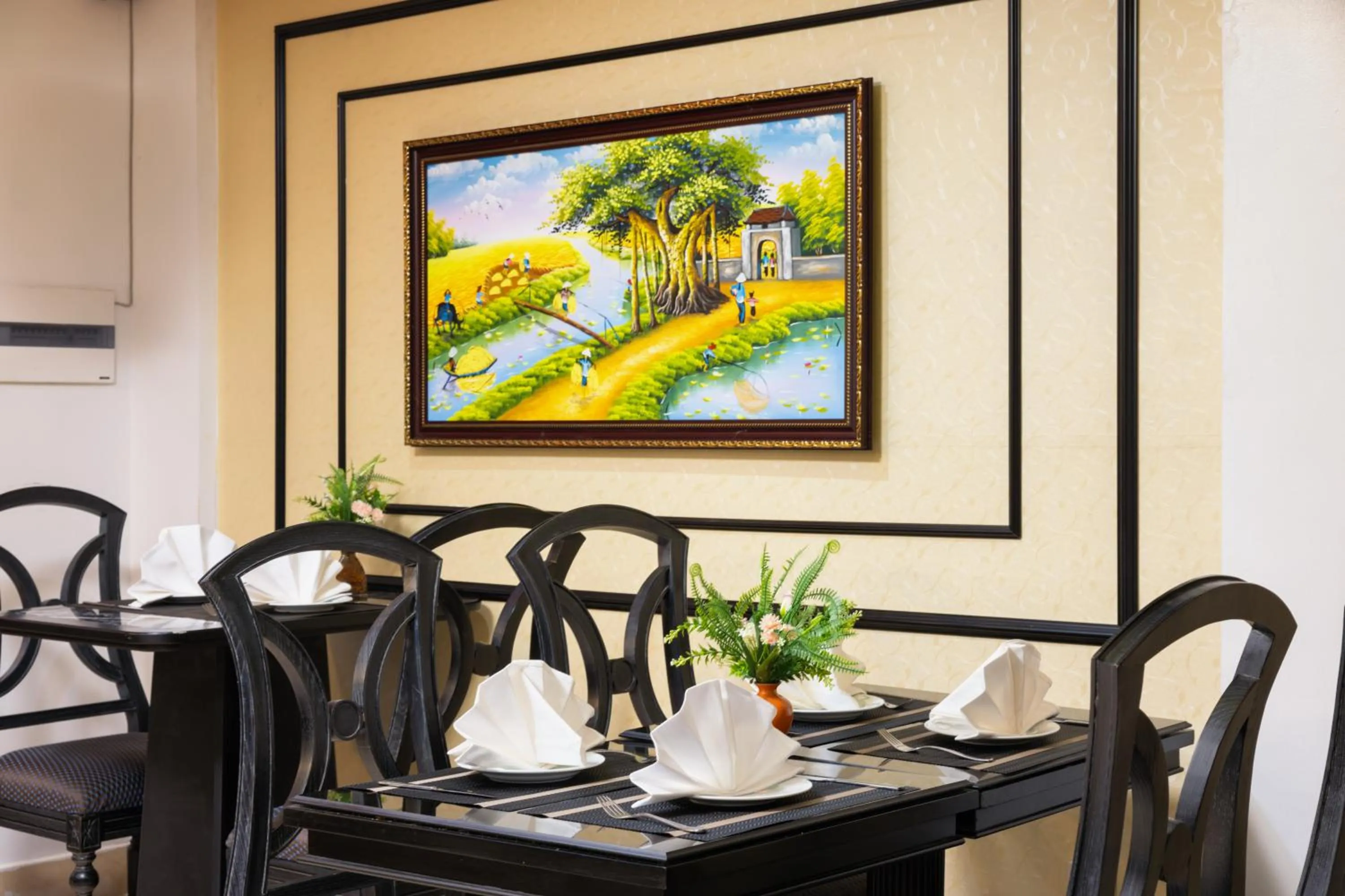 Restaurant/places to eat in Hanoi Calista Hotel & Spa