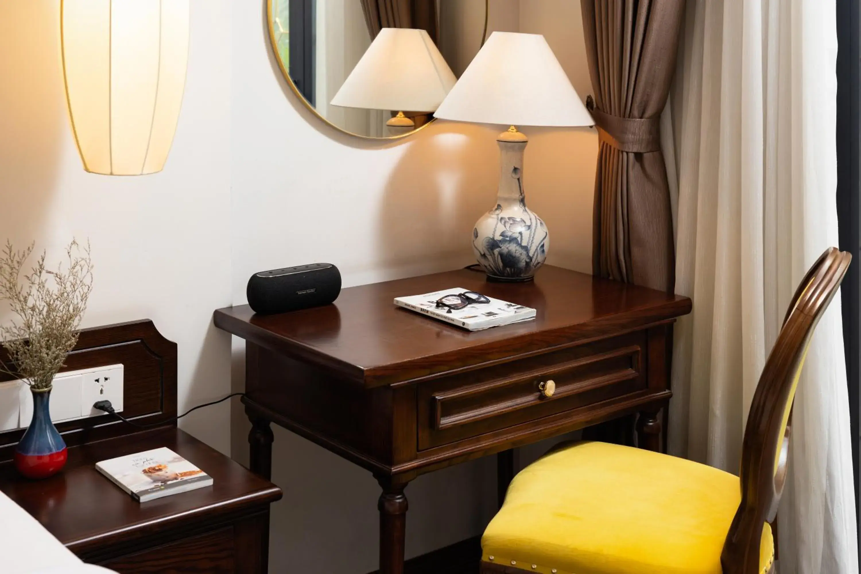 Seating area, Bed in Hanoi Calista Hotel & Spa Seating area, Bed in Hanoi Calista Hotel & Spa