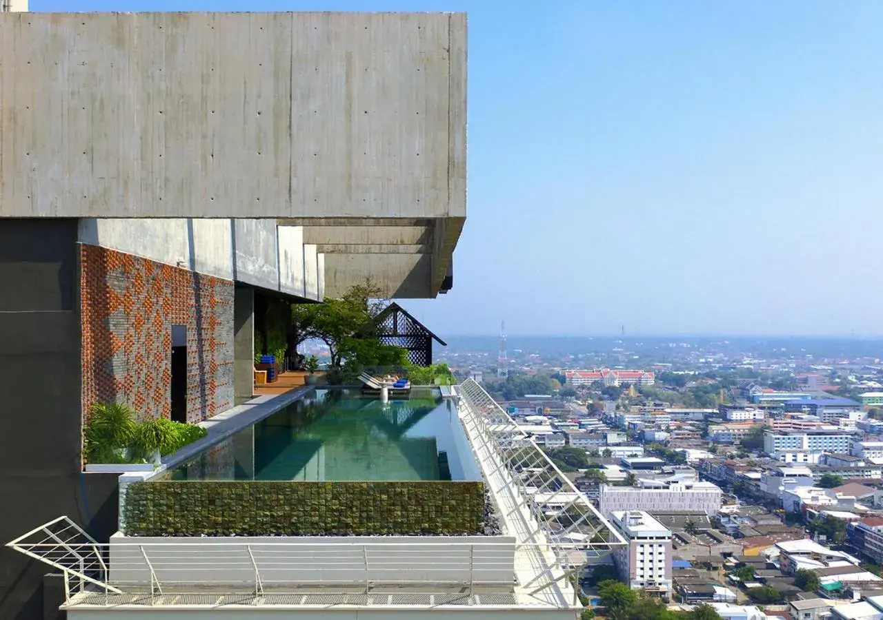 Swimming pool in Ad Lib Hotel Khon Kaen Swimming pool in Ad Lib Hotel Khon Kaen