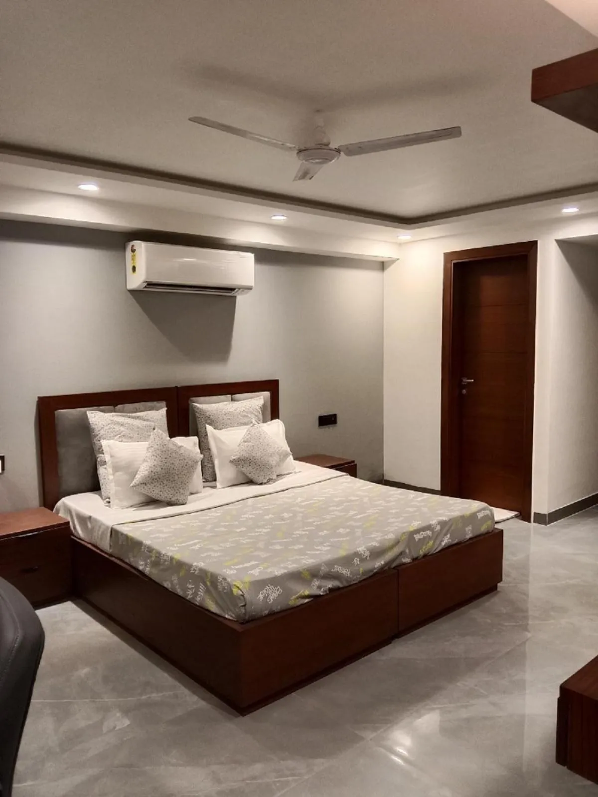 Bedroom, Bed in Perch Service Apartment DLF Cyber City