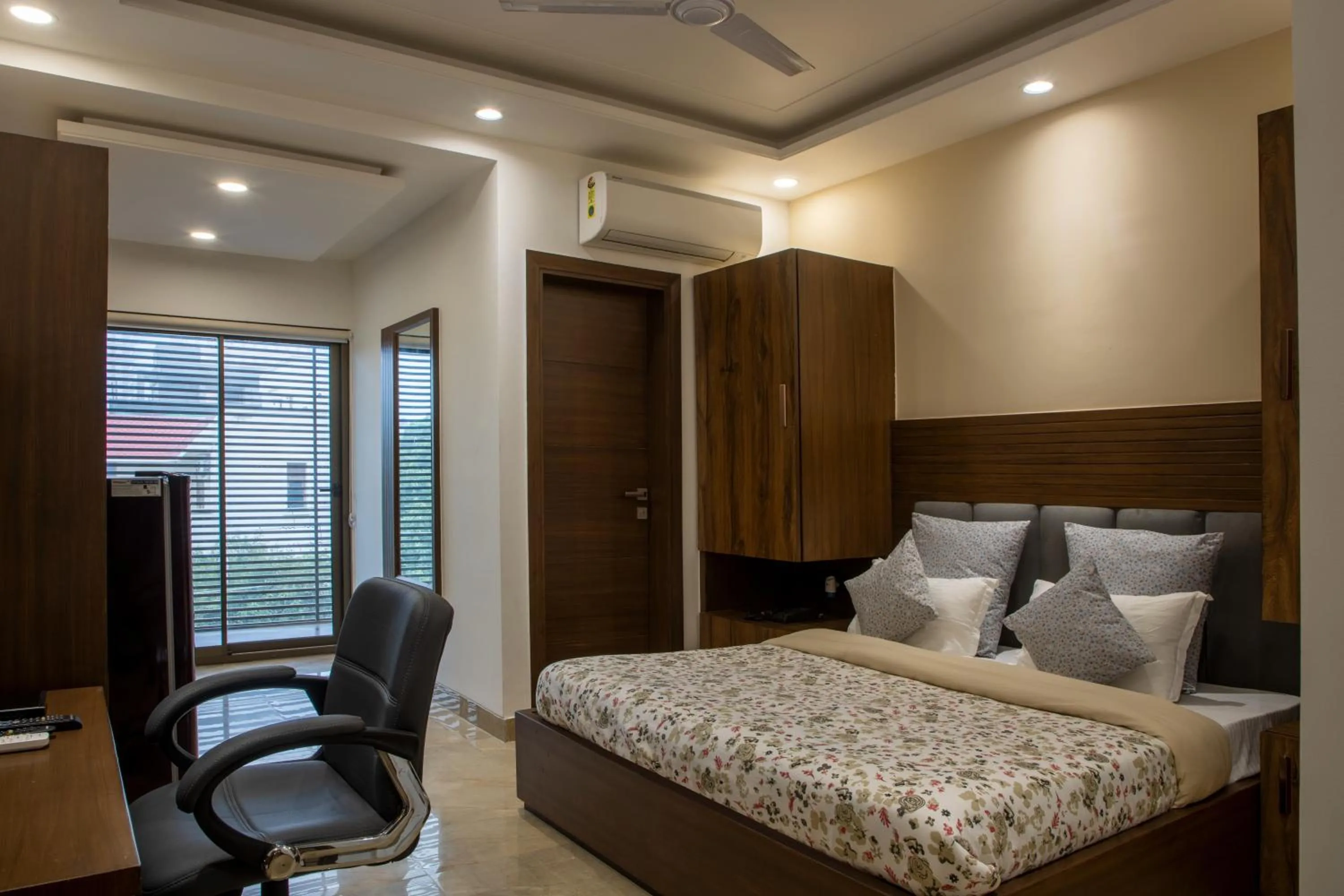 Bed in Perch Service Apartment DLF Cyber City