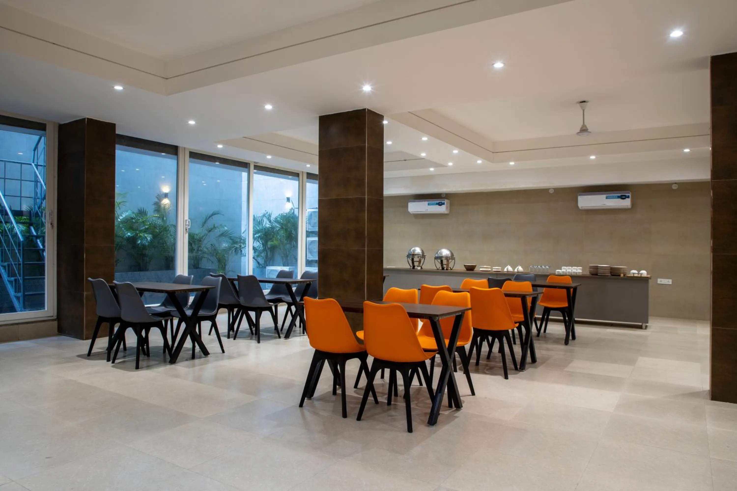 Restaurant/places to eat in Perch Service Apartment DLF Cyber City