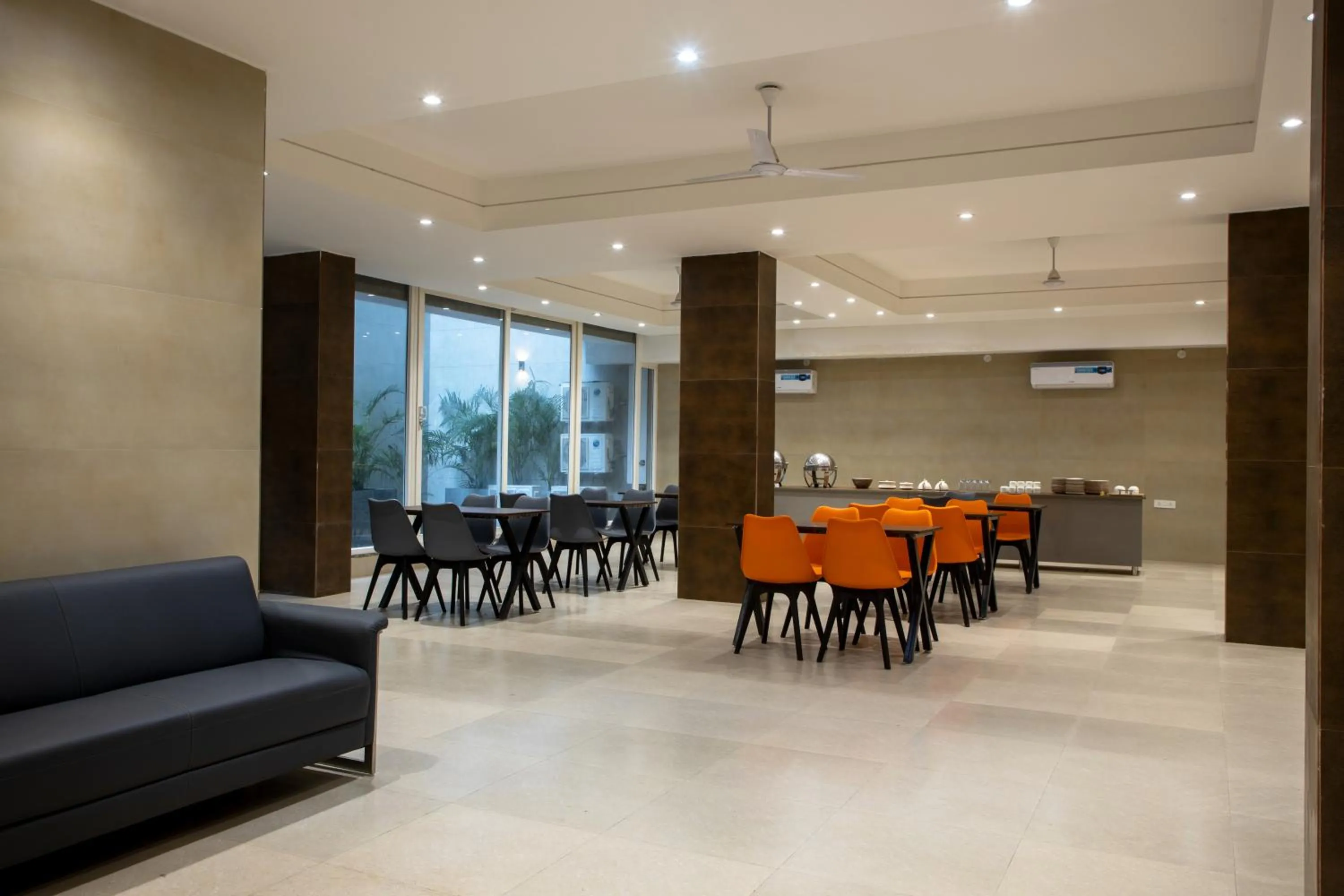 Restaurant/places to eat in Perch Service Apartment DLF Cyber City