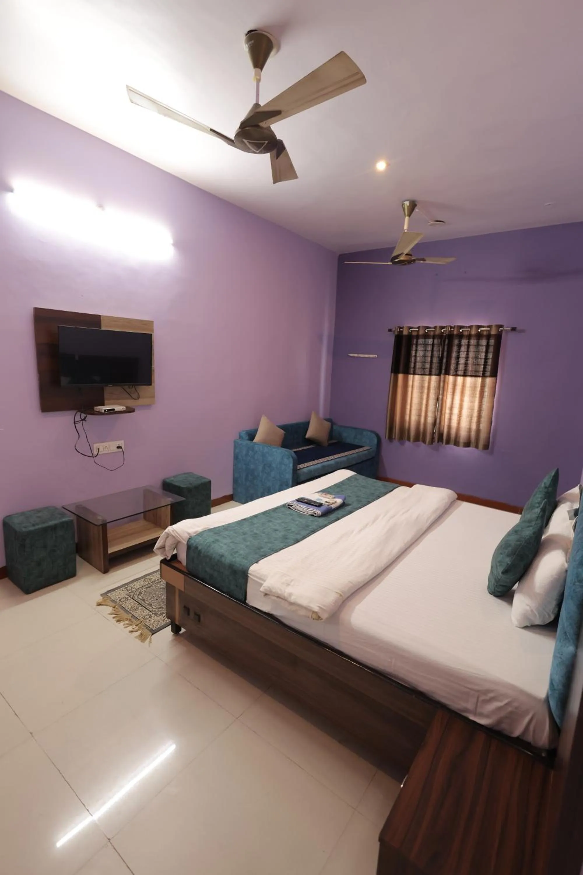 Bed in Hotel Shivalay Palace