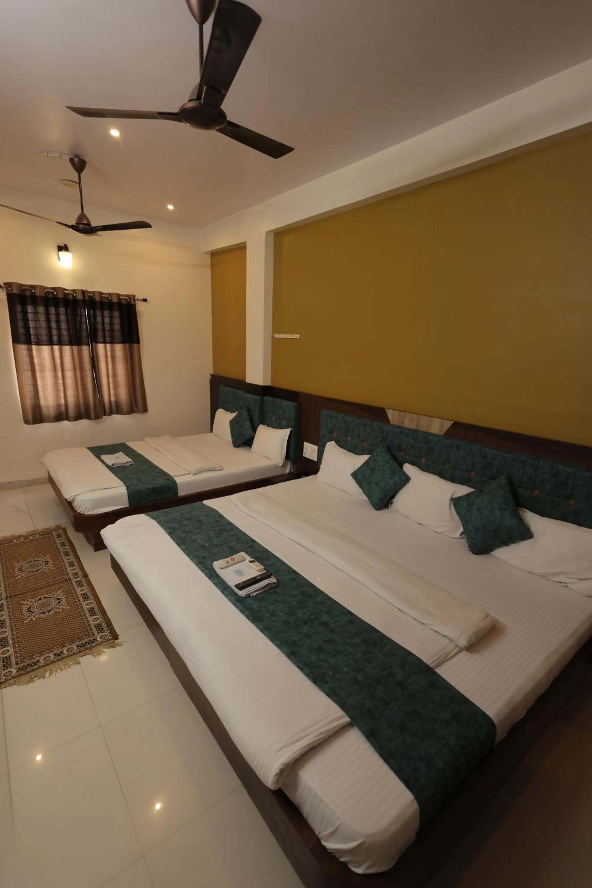 Bed in Hotel Shivalay Palace