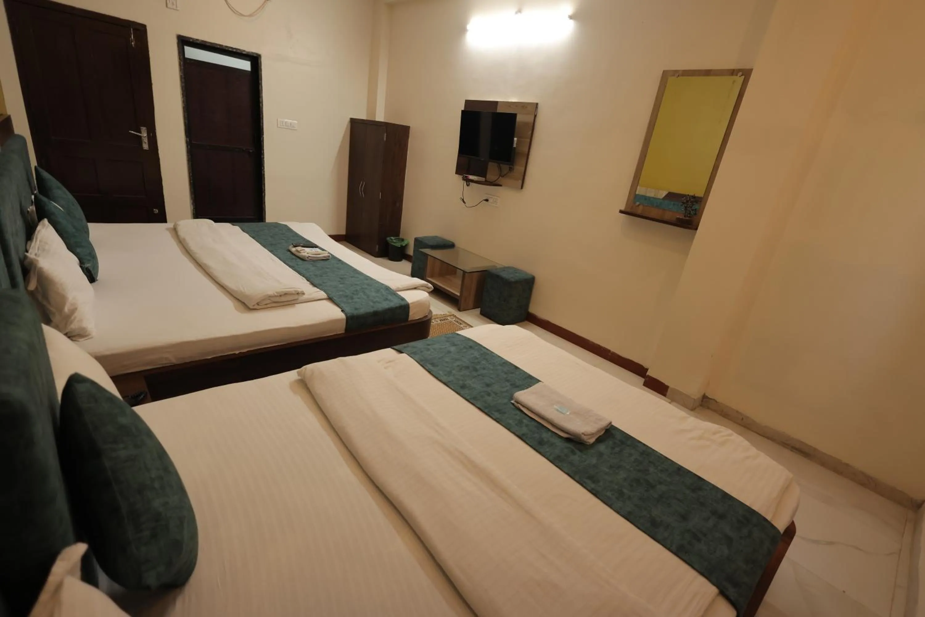 Bed in Hotel Shivalay Palace