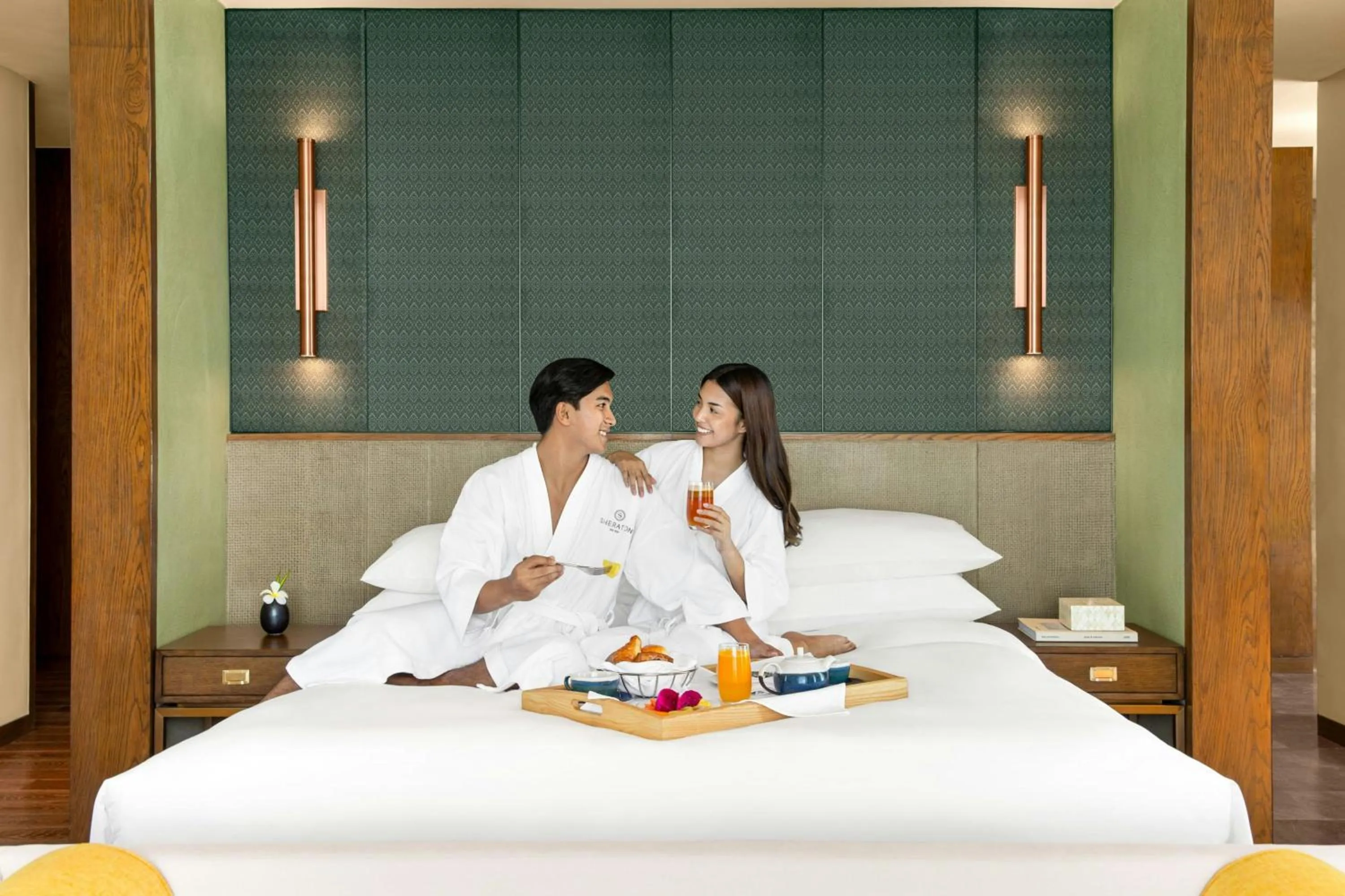 Breakfast, Bed in Sheraton Cebu Mactan Resort