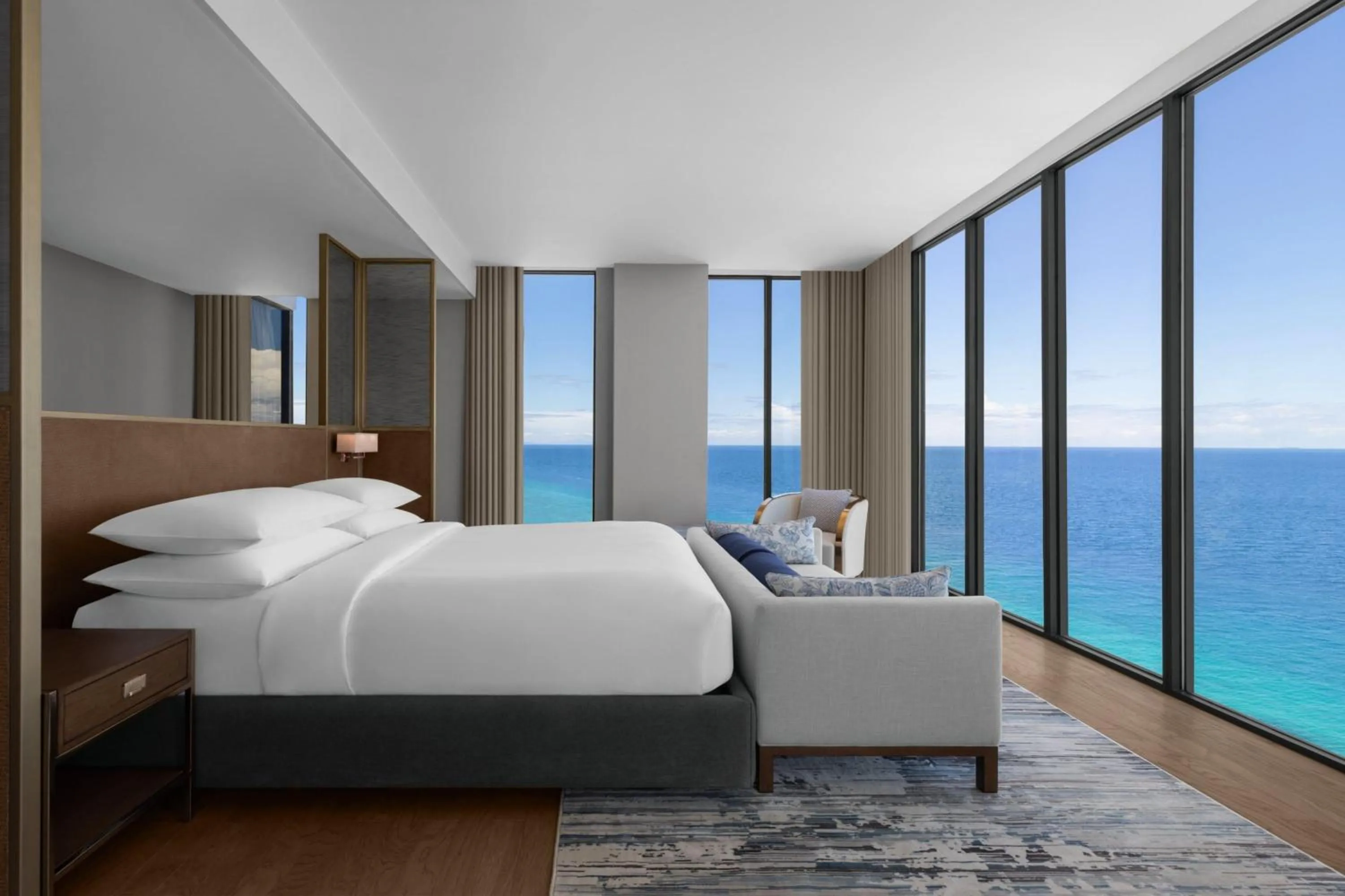 Bedroom, Bed in Sheraton Cebu Mactan Resort