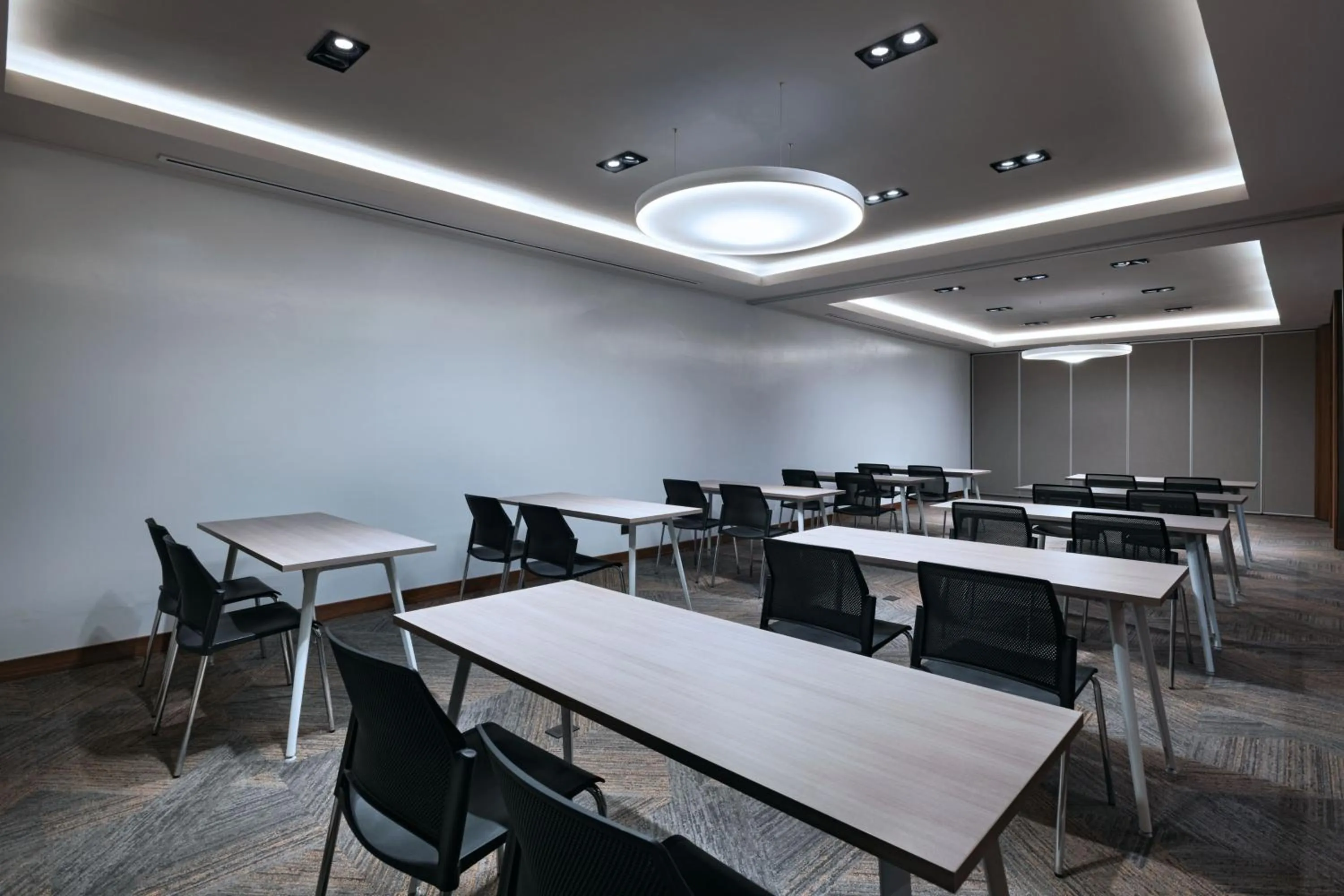 Meeting/conference room in AC Hotel by Marriott Monterrey Valle