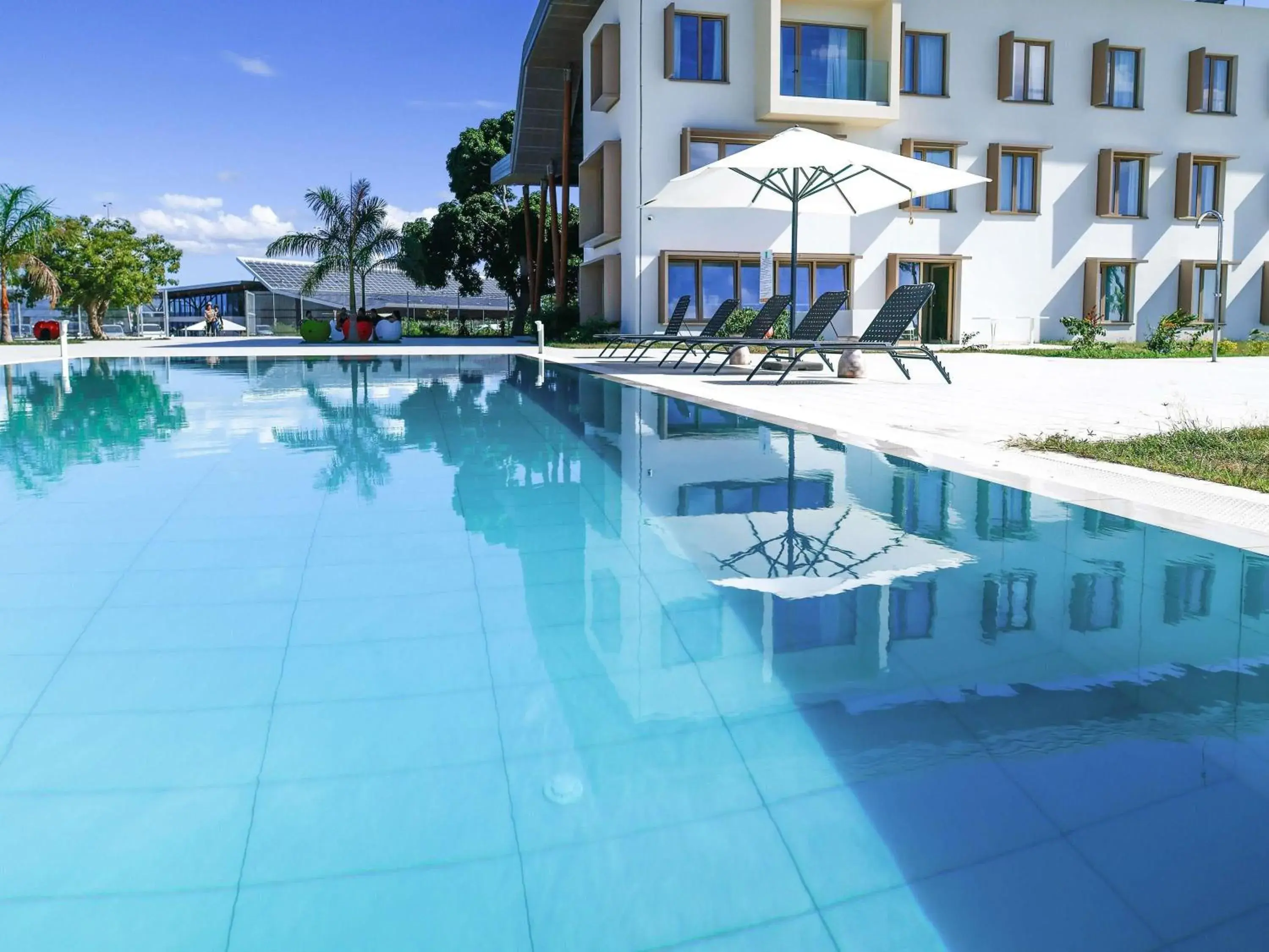 Pool view in Ibis Styles Mayotte Aéroport Pool view in Ibis Styles Mayotte Aéroport