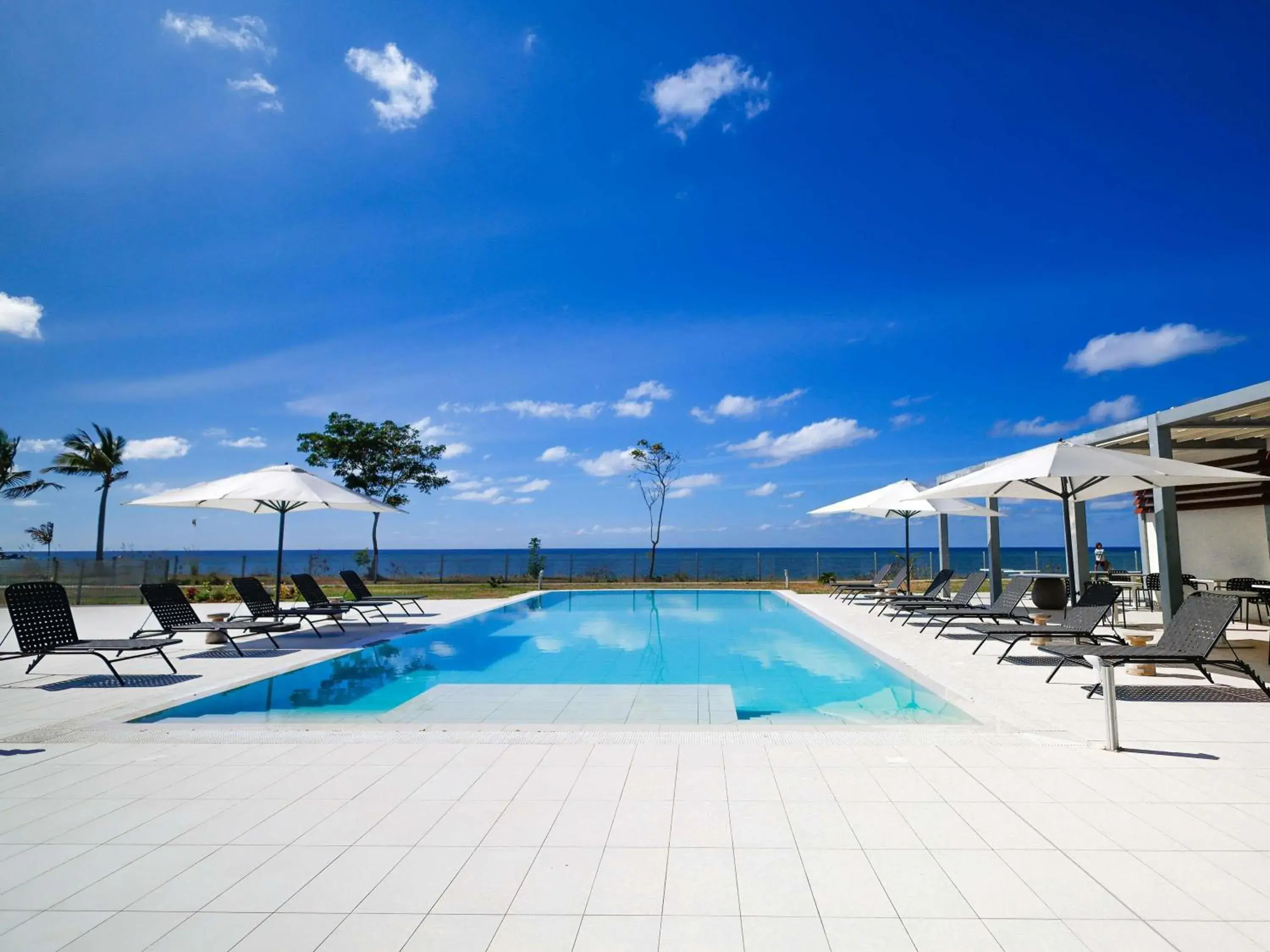 Pool view in Ibis Styles Mayotte Aéroport Pool view in Ibis Styles Mayotte Aéroport