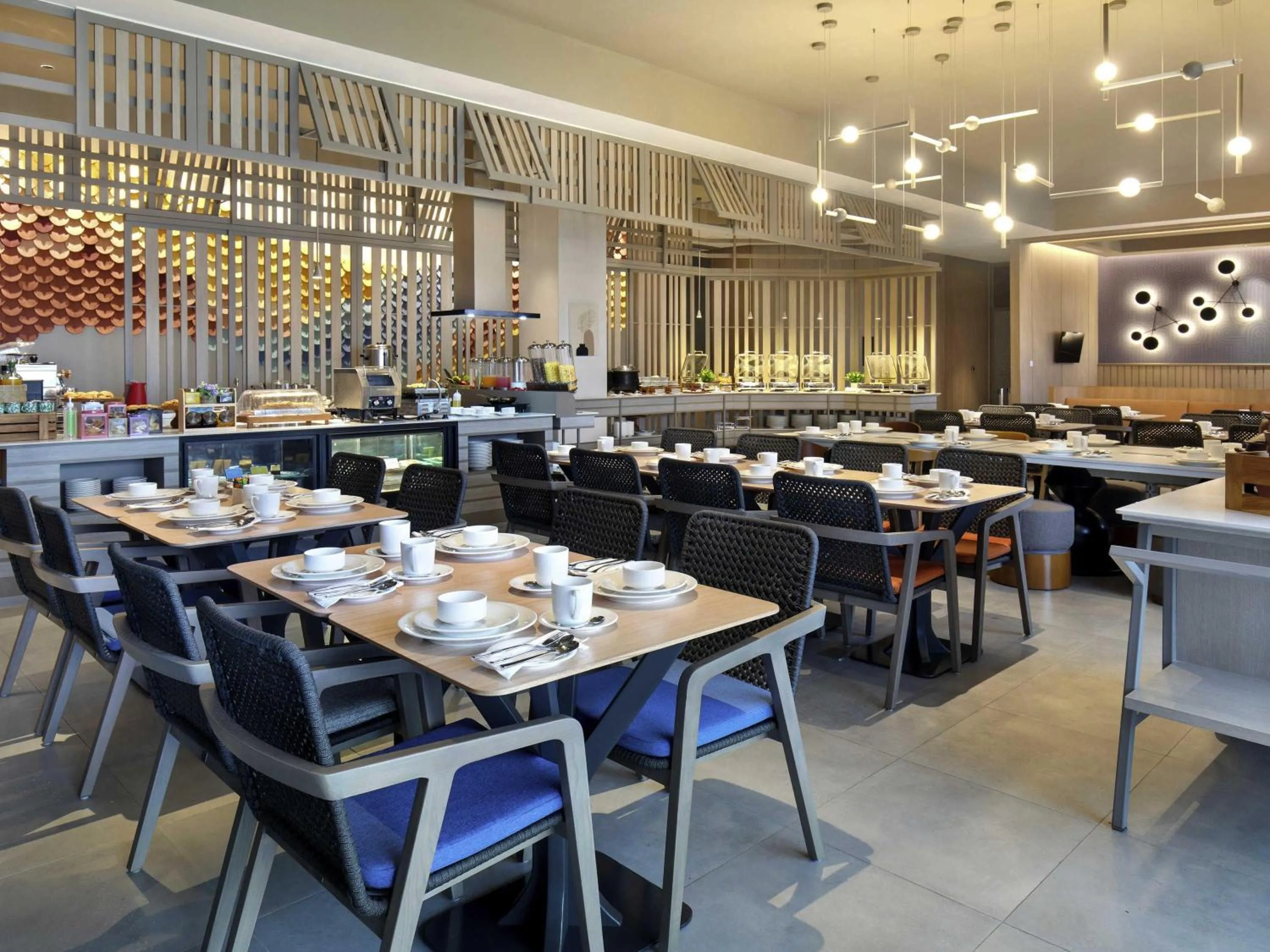 Restaurant/places to eat in ibis Styles Semarang Simpang Lima