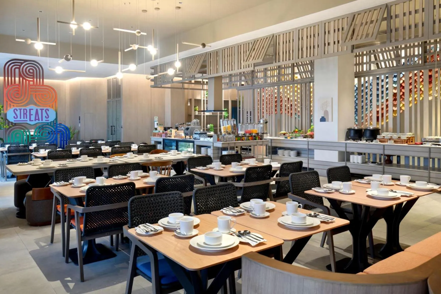 Restaurant/places to eat in ibis Styles Semarang Simpang Lima
