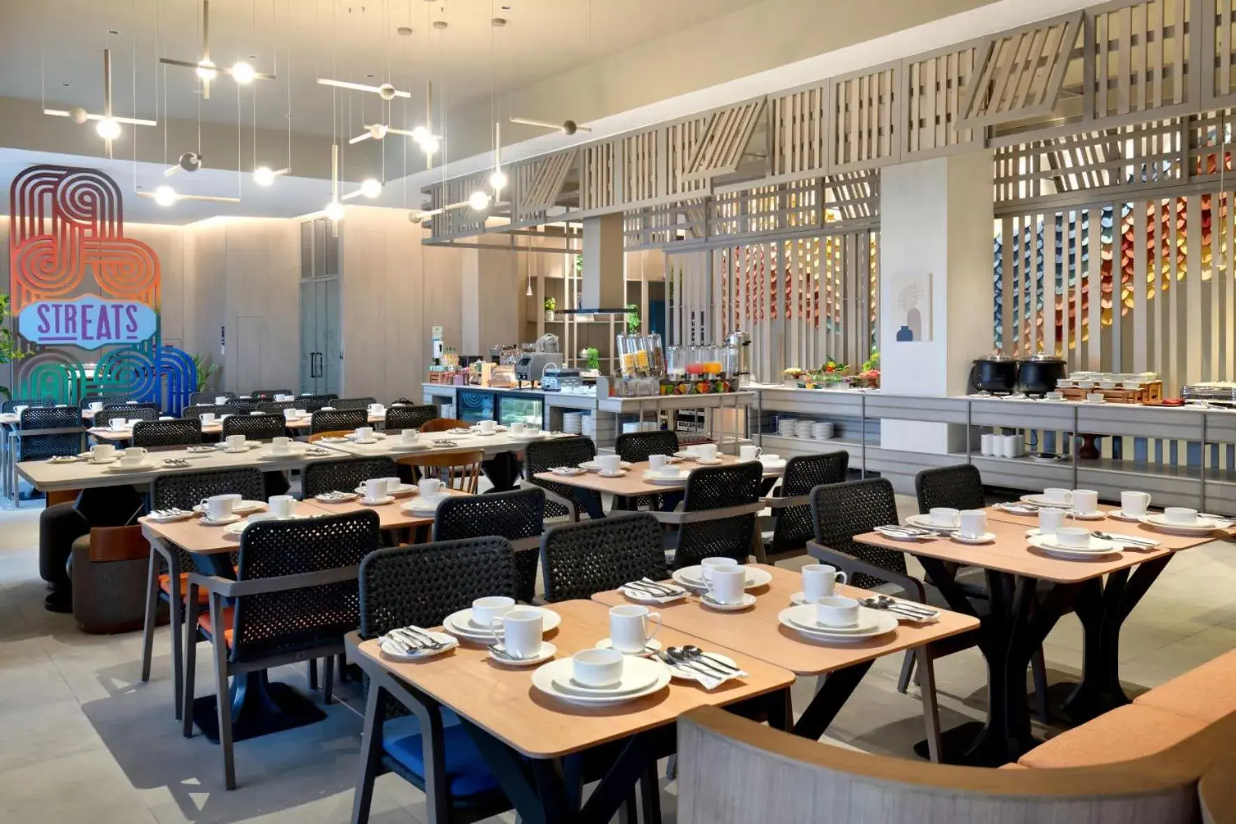 Restaurant/places to eat in ibis Styles Semarang Simpang Lima Restaurant/places to eat in ibis Styles Semarang Simpang Lima