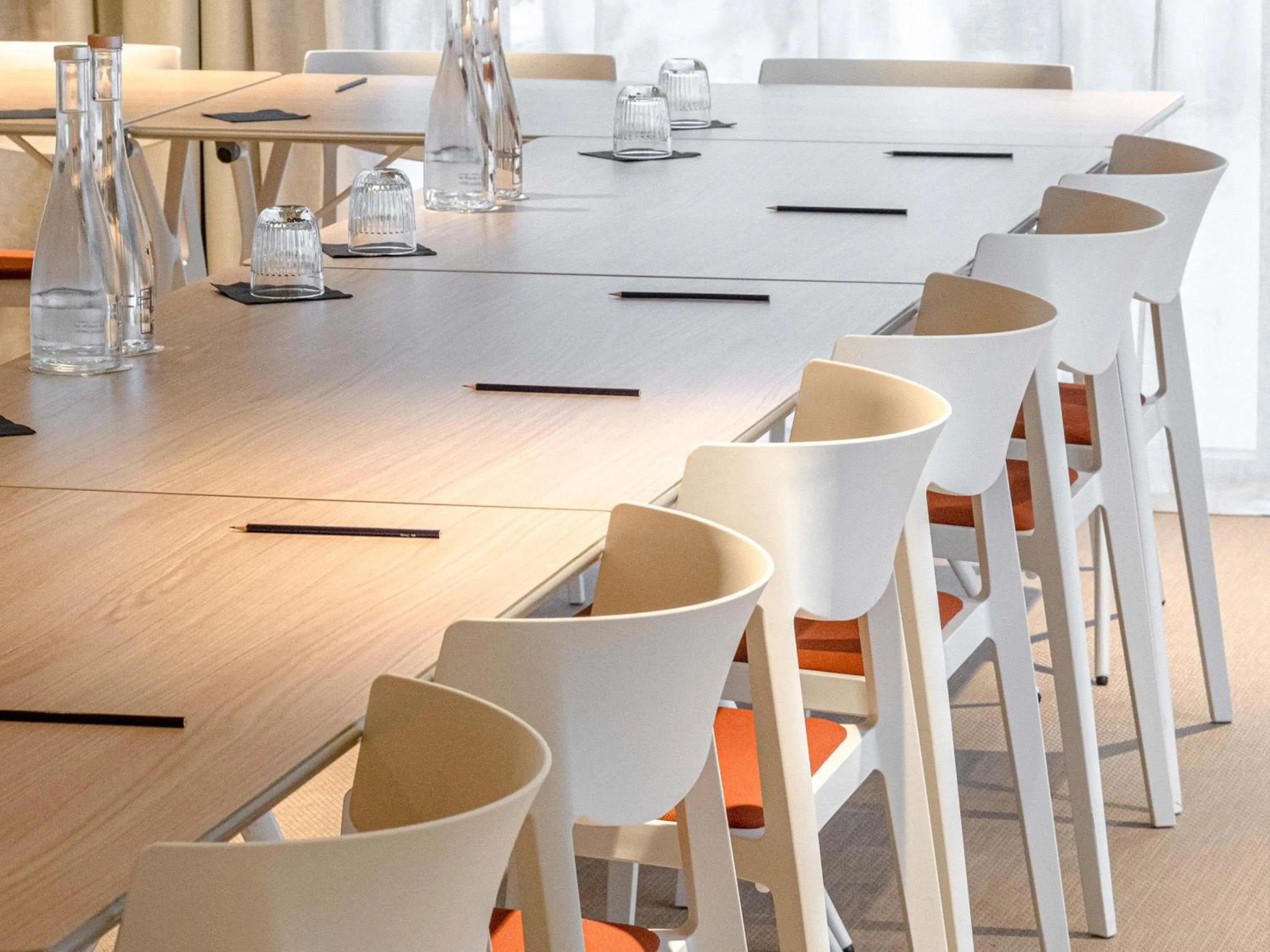 Meeting/conference room in ibis Styles Montauban