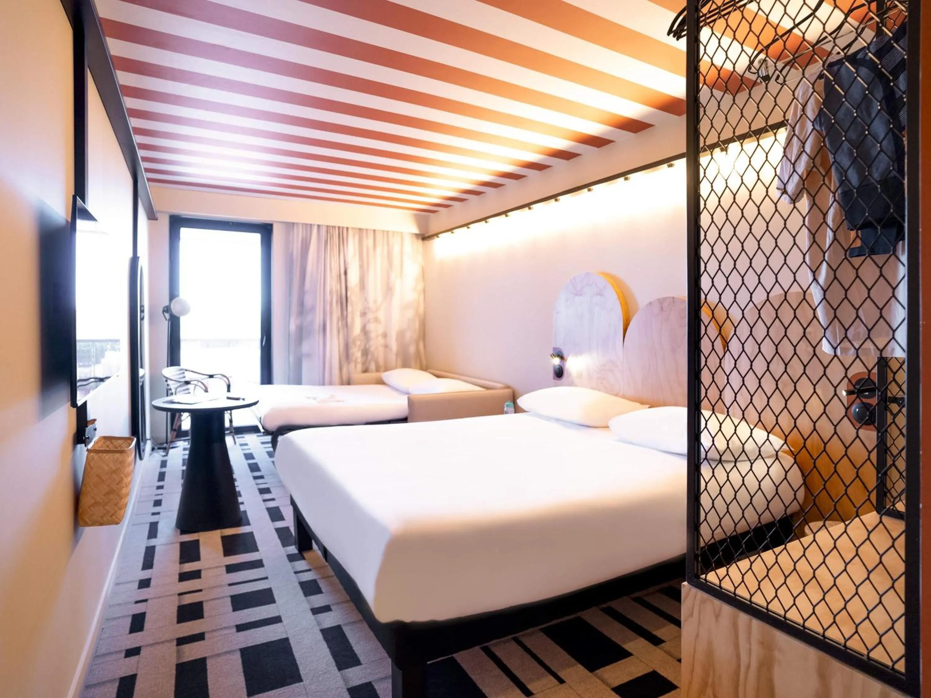 Bedroom, Bed in ibis Styles Montauban